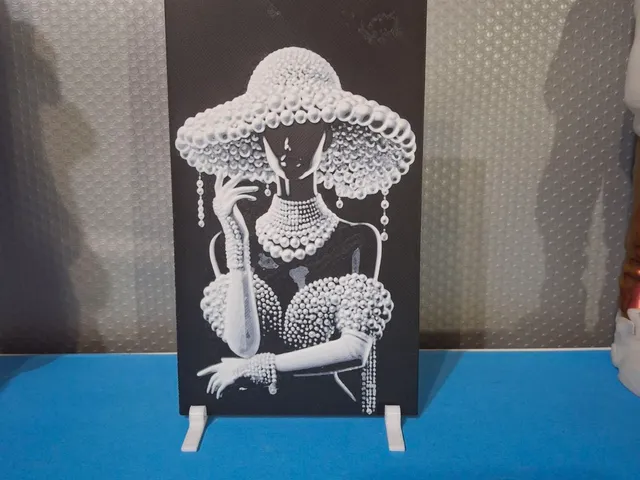Elegant Lady in Pearls – Hueforge Art