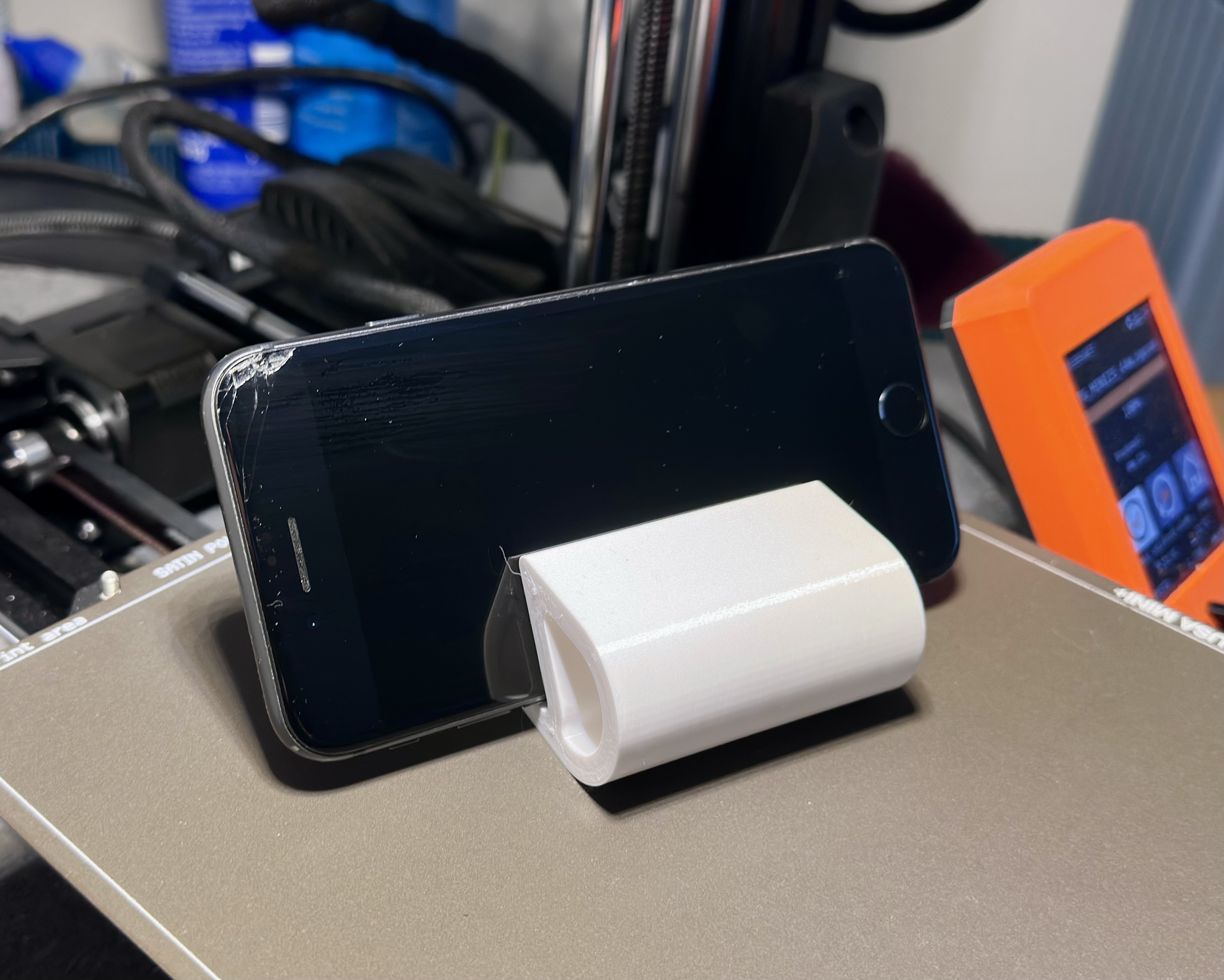 Chunky iPhone 8 / iPhone SE phonestand