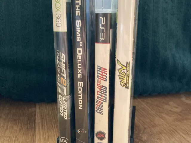 Expandable Game Stand (PC, Xbox, Playstation, Wii)