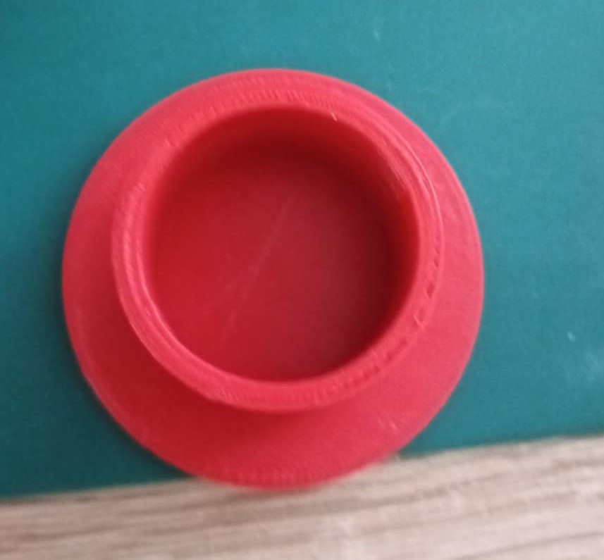 NOZKA POD ZIDLU
