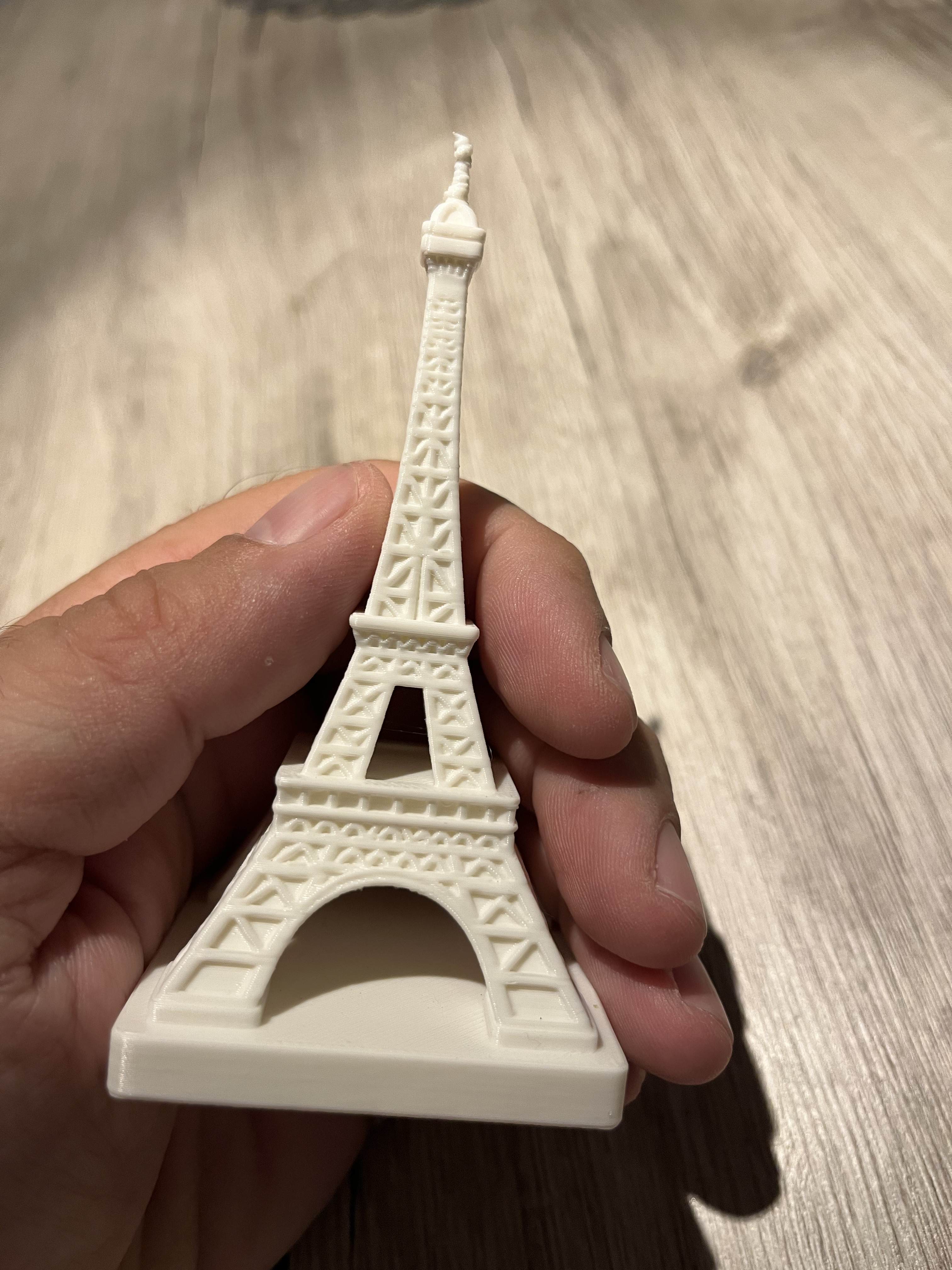 Eiffel Tower — thumbnail 5