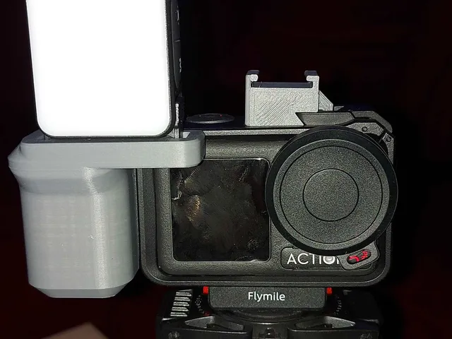 Osmo Action Grip with Light Slot (by Justin.D)