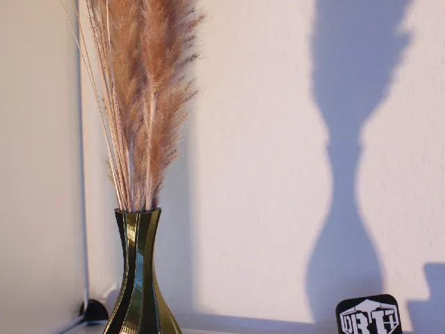 Twist Vase Goldstream