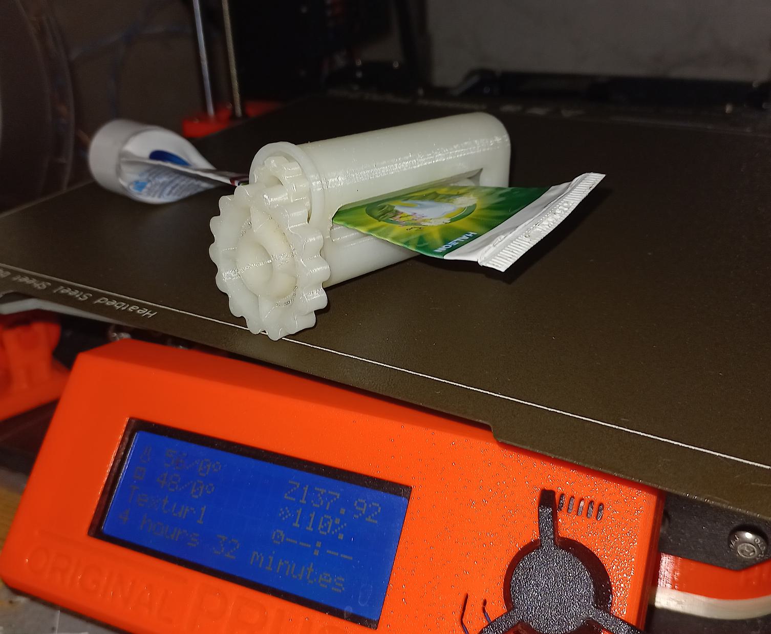 Ultimate toothpaste squeezer with better grip