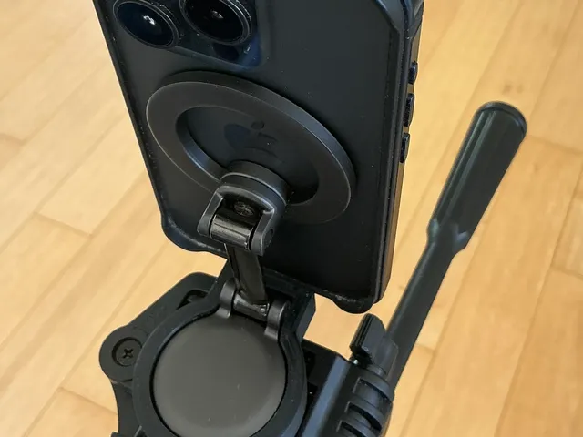 Tripod Adapter for MagSafe iPhone holder