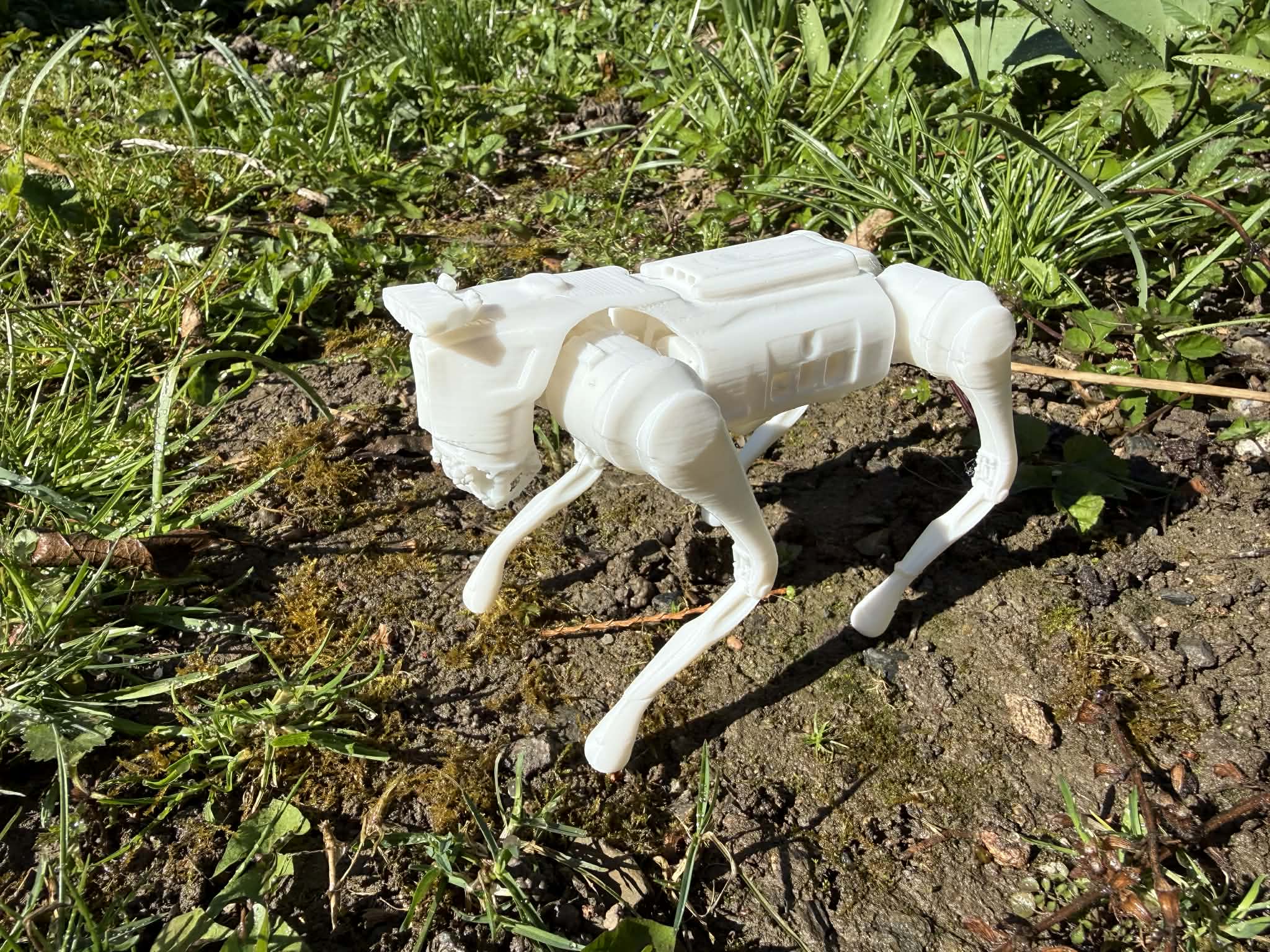 Miniatura 5 do modelo 3D Unitree Go2 Robot Dog