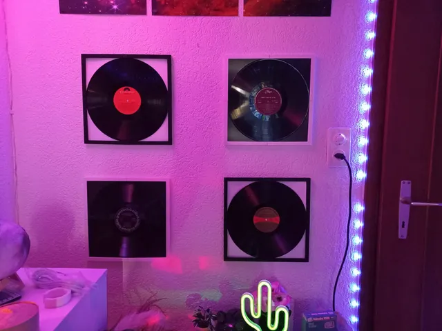 Vinyl Frame