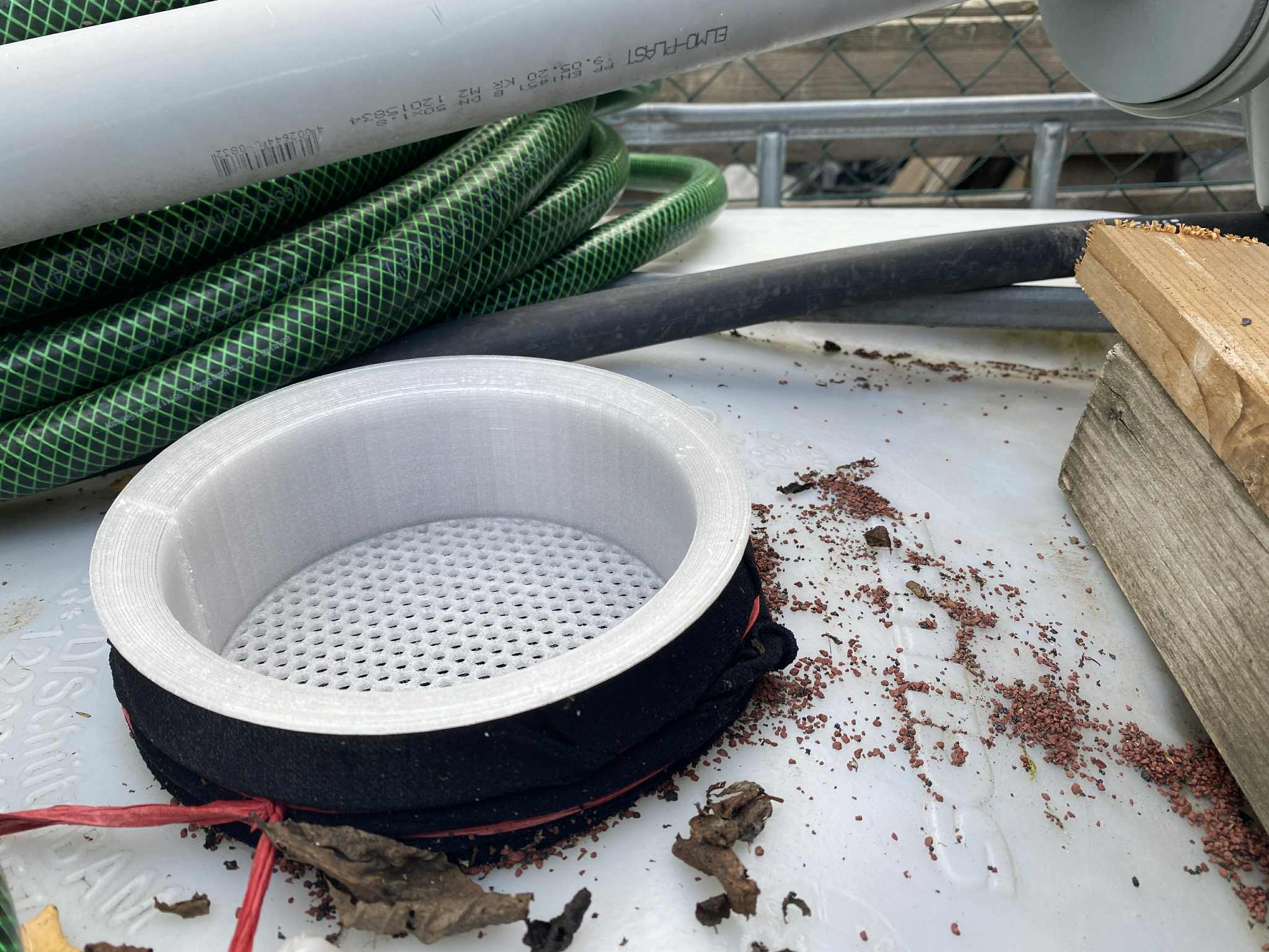 IBC container sieve