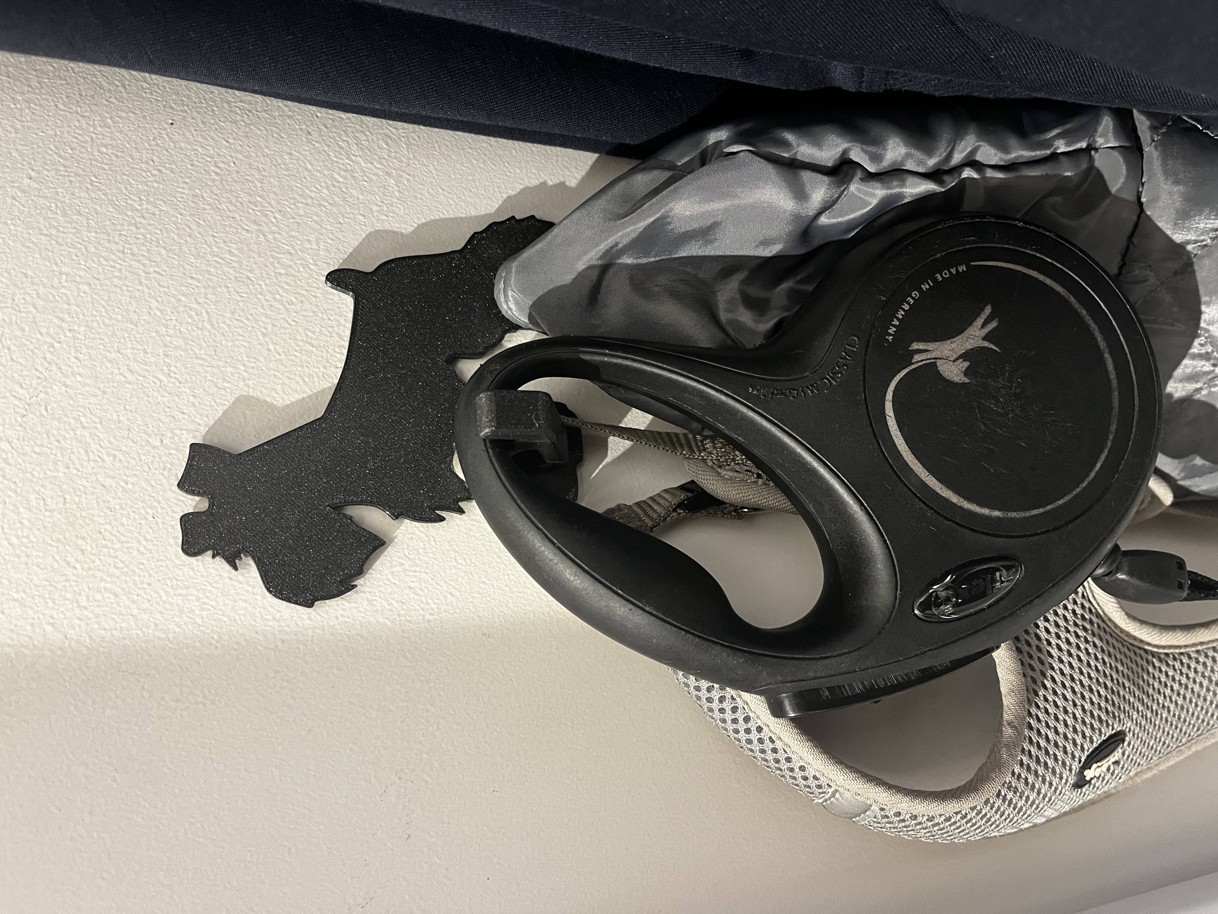 Schnauzer dog leash hook