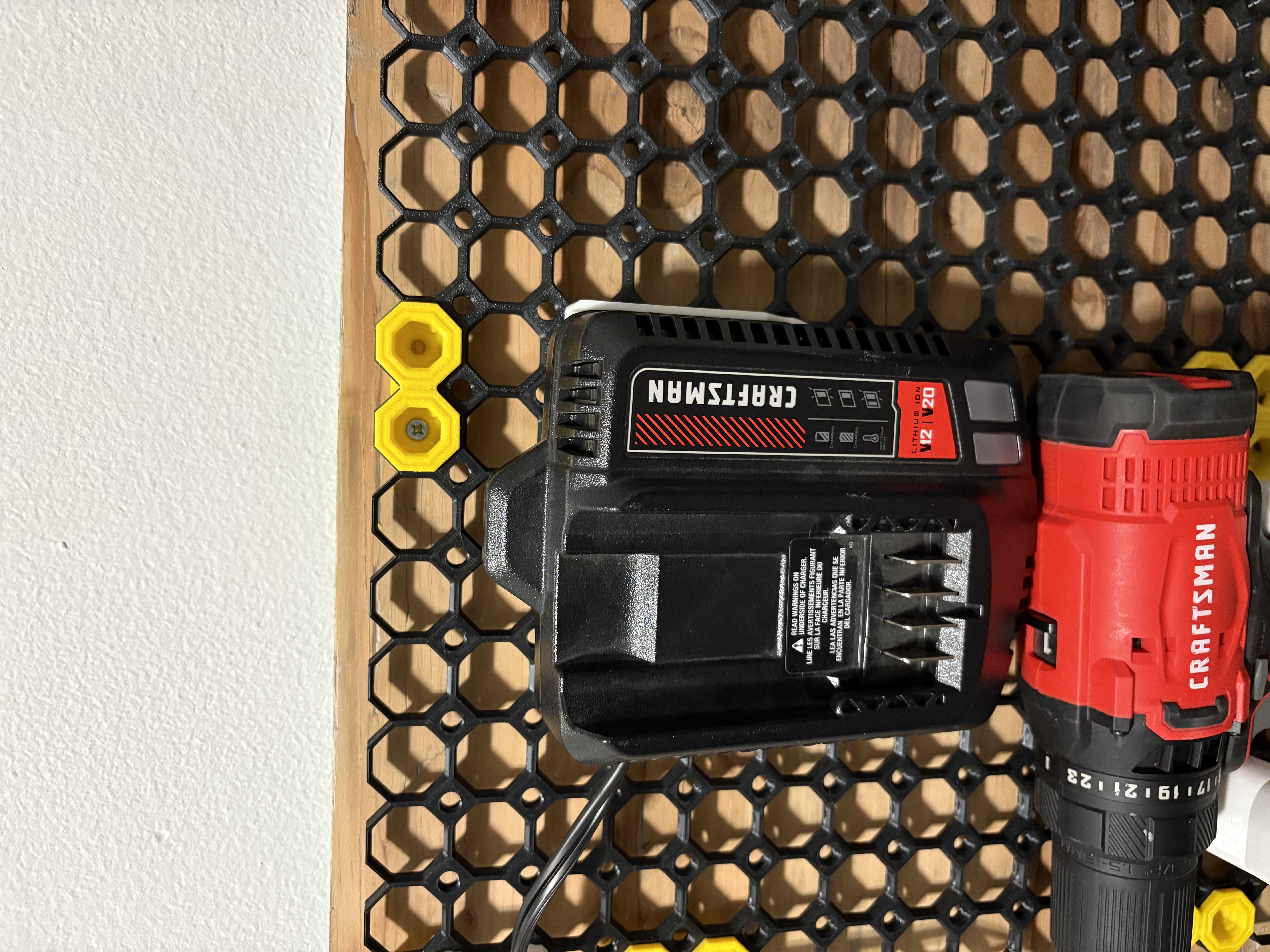 CM-20V-Charger_Wall_Mount + multiboard push-fit — thumbnail 2