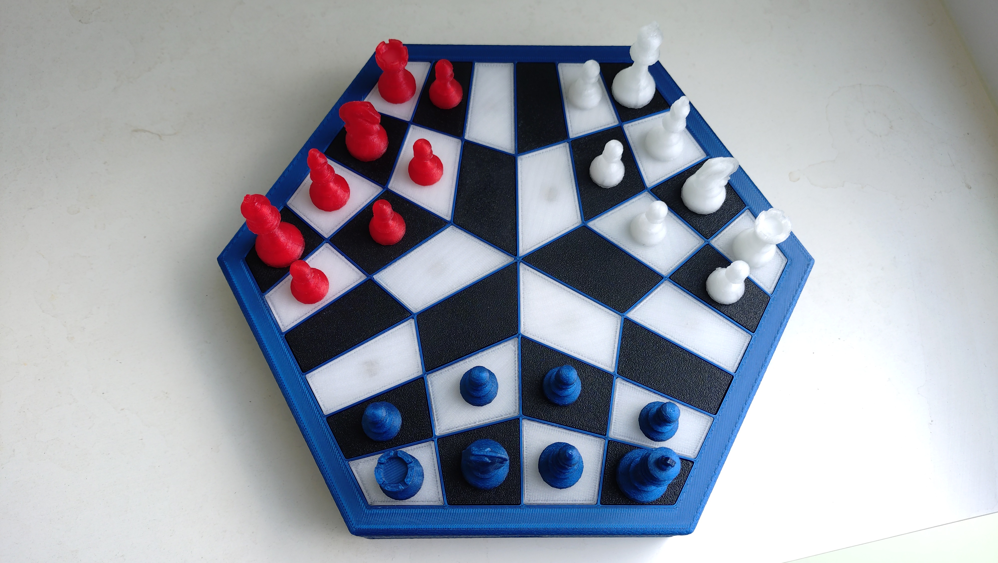 Microchess for 3 magnetized