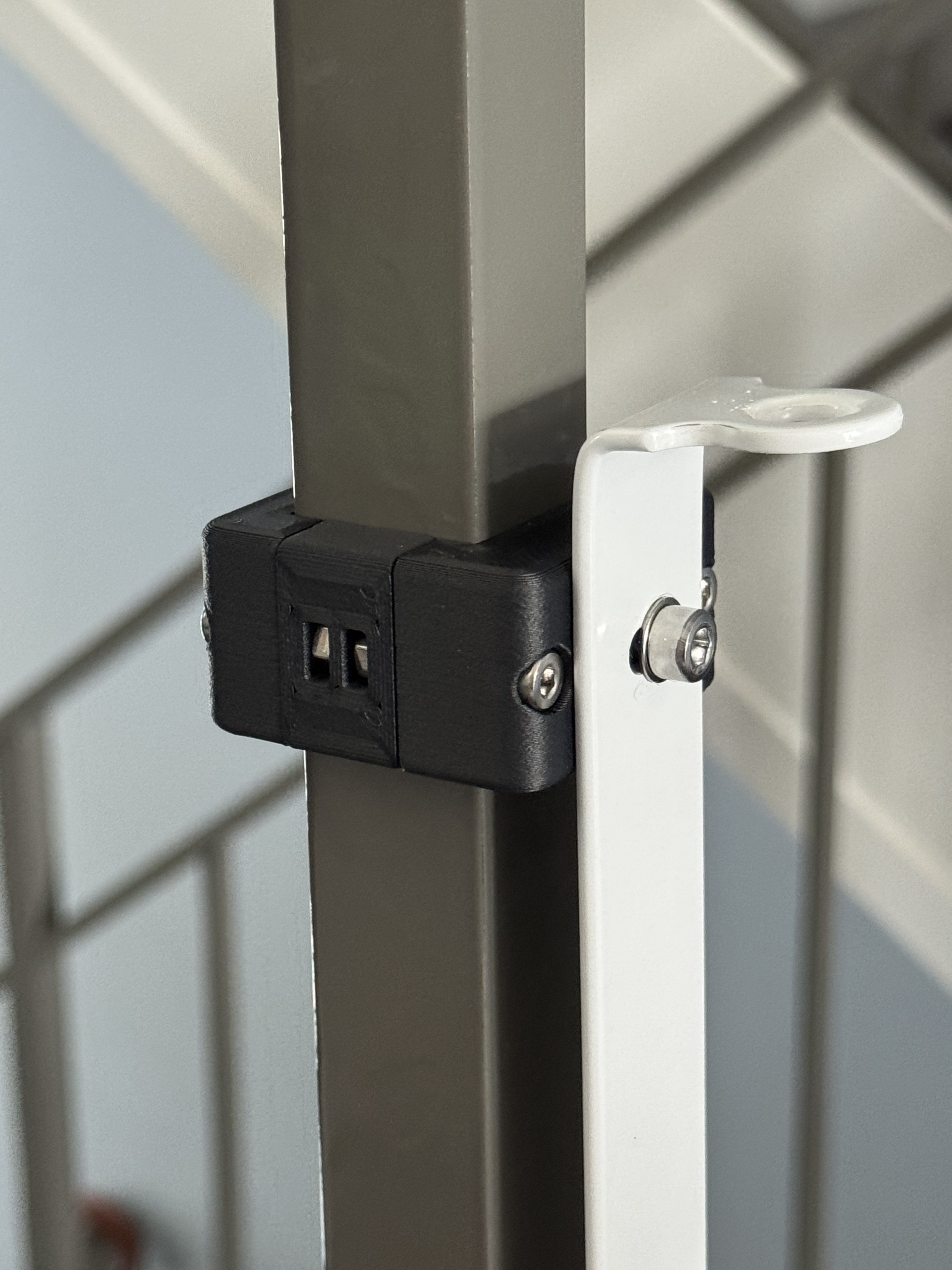 Safety Gate Adapter - 1in Square Bannister