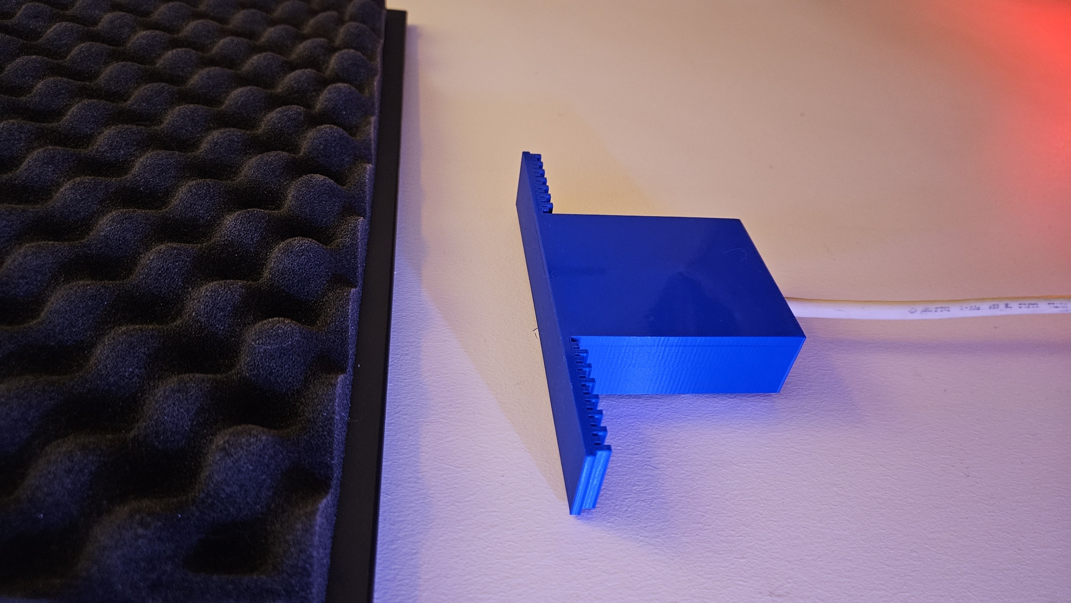 Miniatura 3 do modelo 3D Wall Socket Frame & Mini Shelf