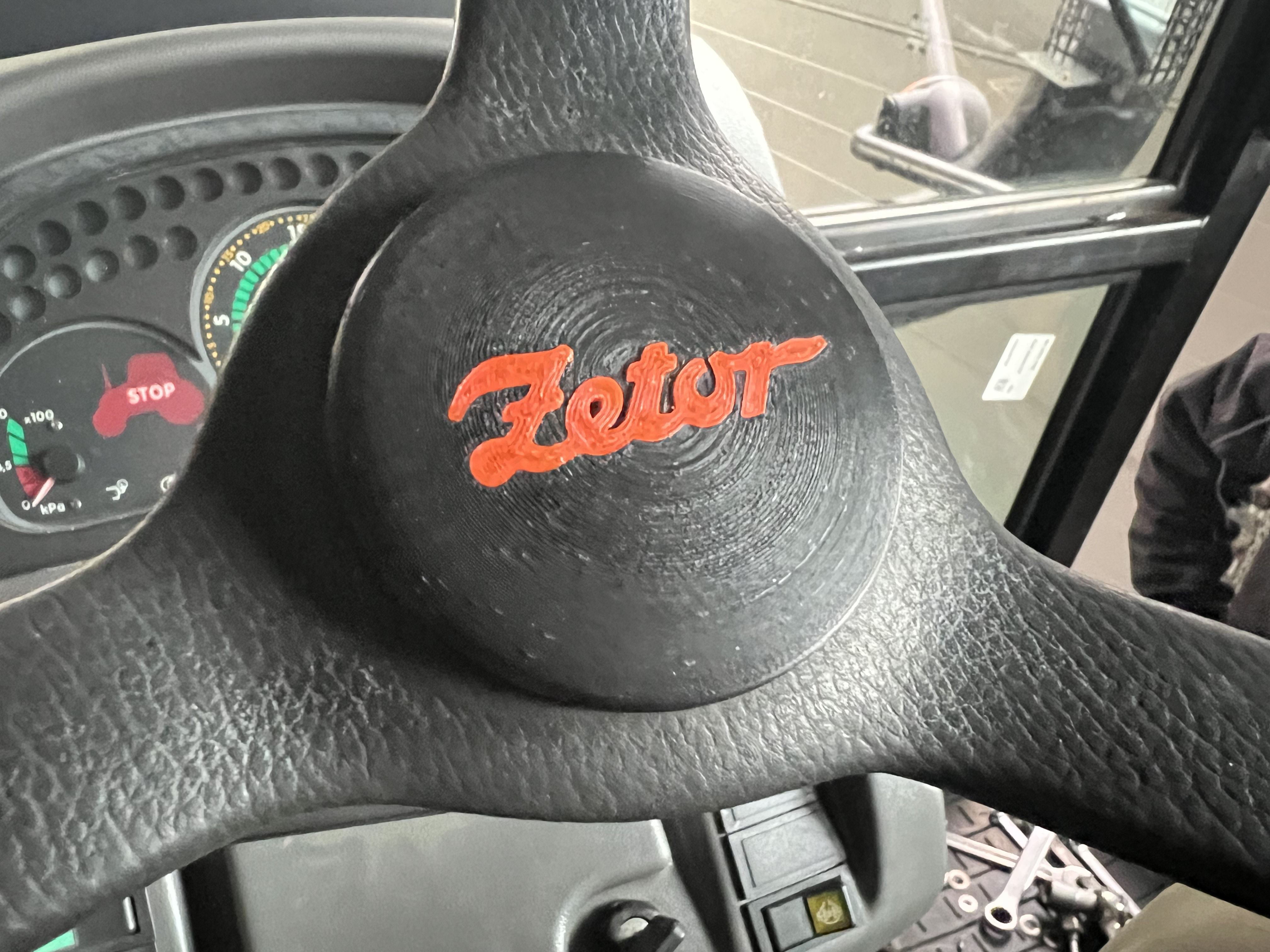 Zetor Proxima steering wheel cover + gear location