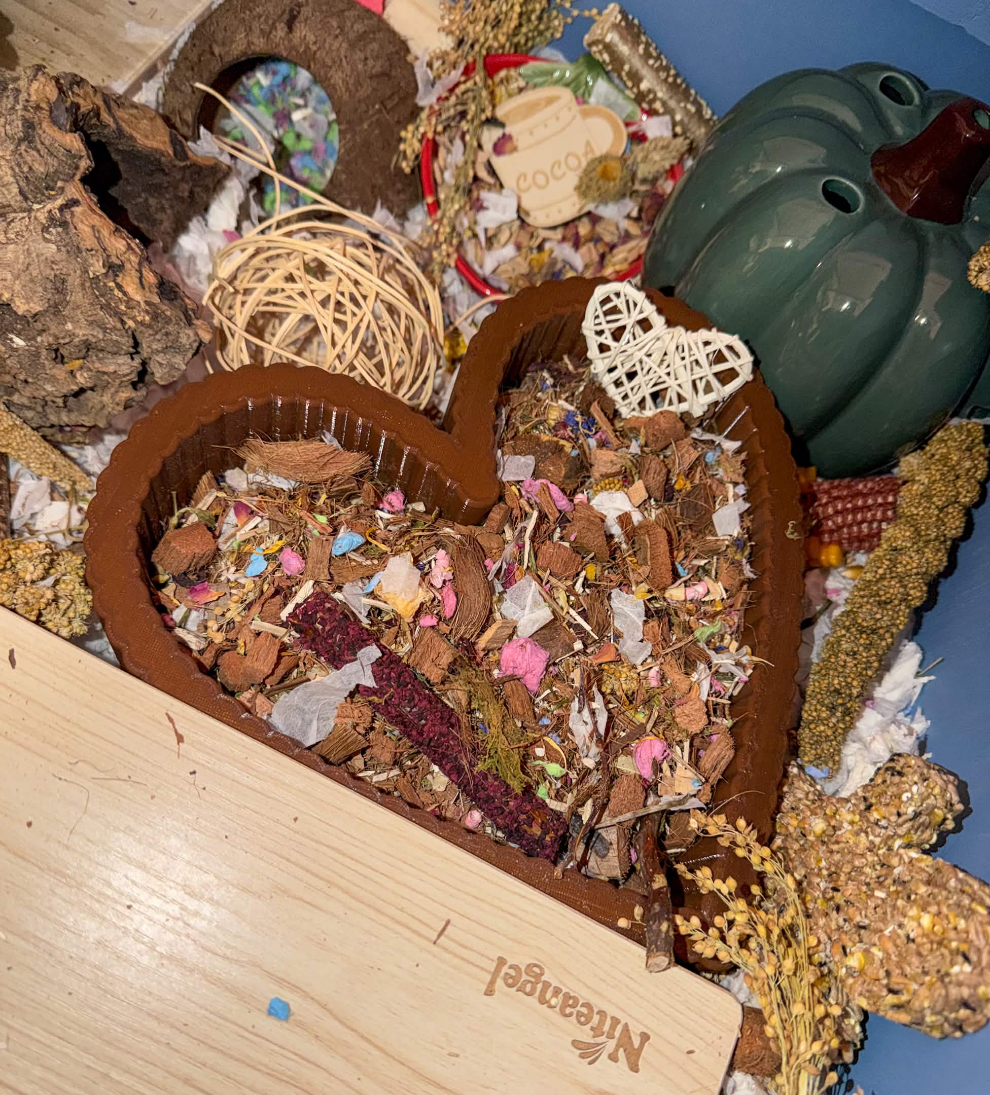 Hamster Heart Shaped Substrate box Customizable
