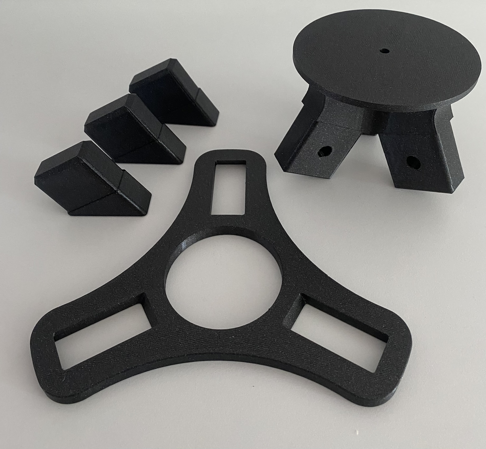 Table / desk connection elements (3 legs) — thumbnail 2