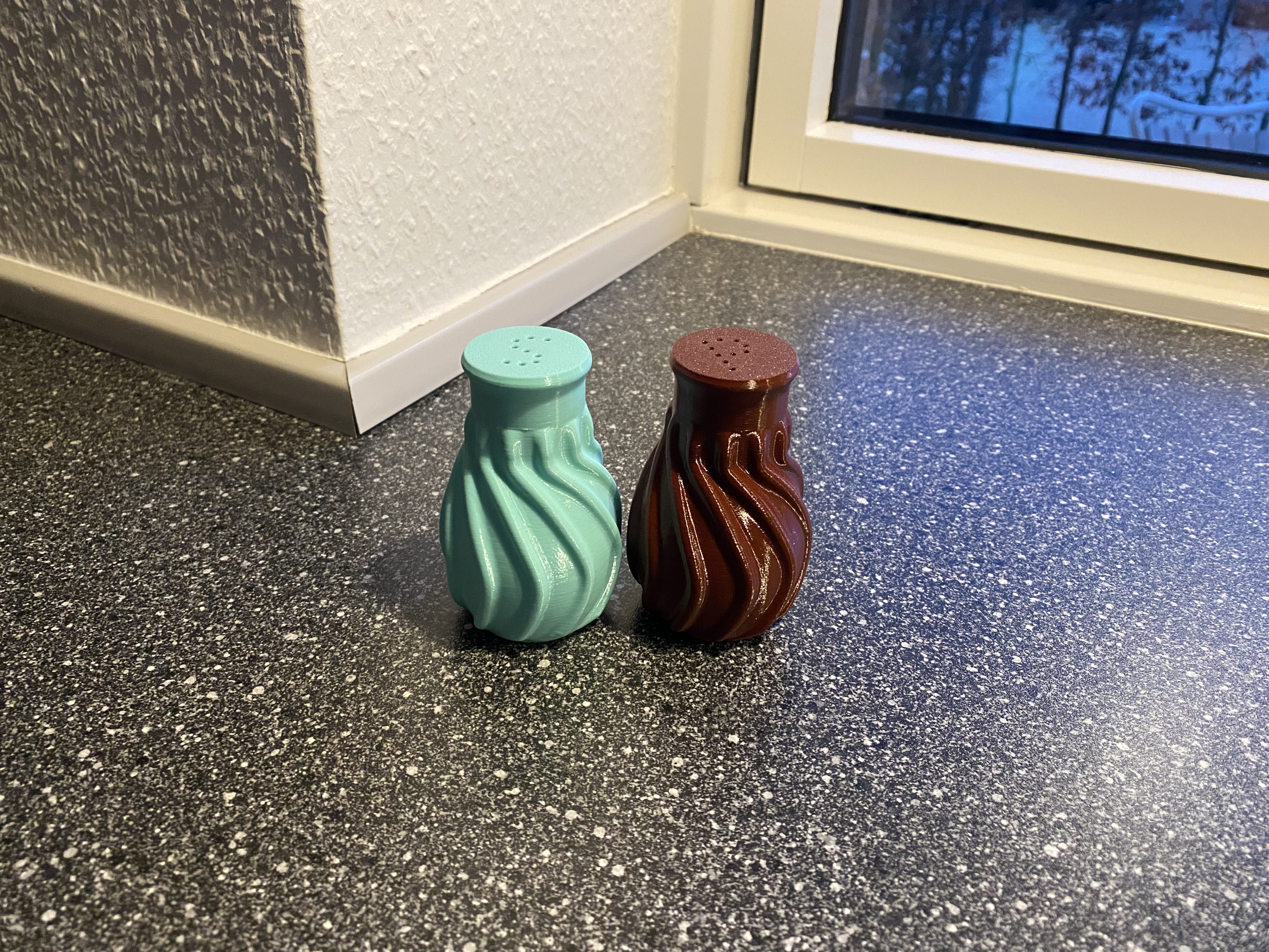 Salt & Pepper — miniatura 2
