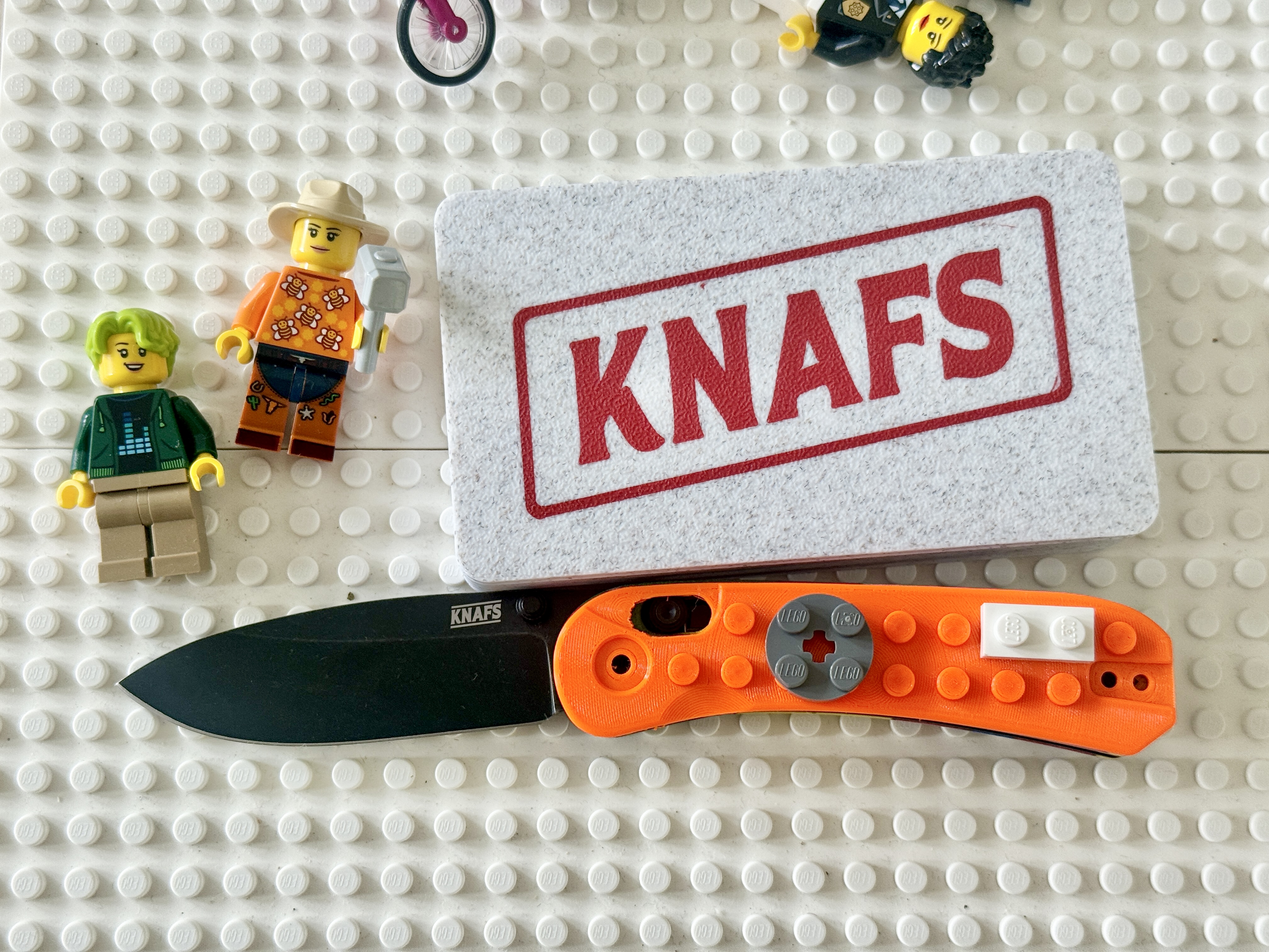 Knafs Lander 3 Lego-compatible Scales