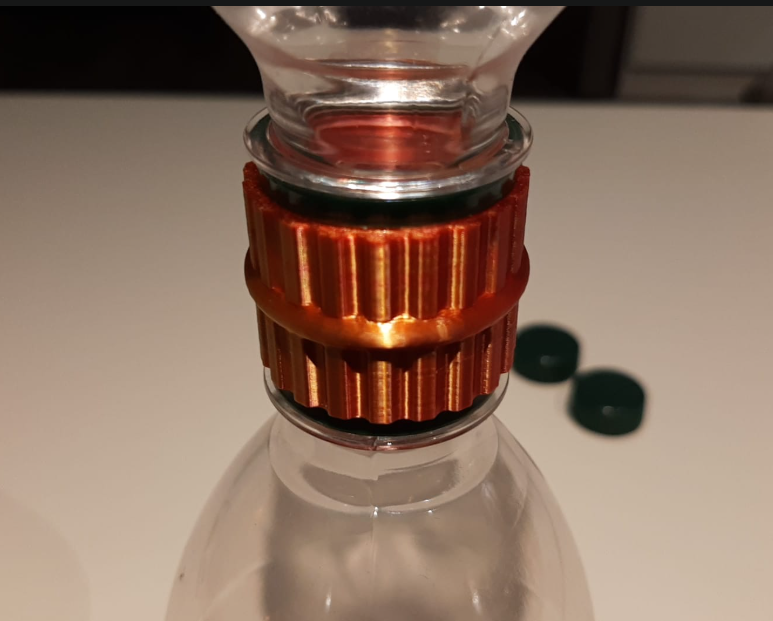 Screw-on Adapter Soda Bottle to Soda Bottle