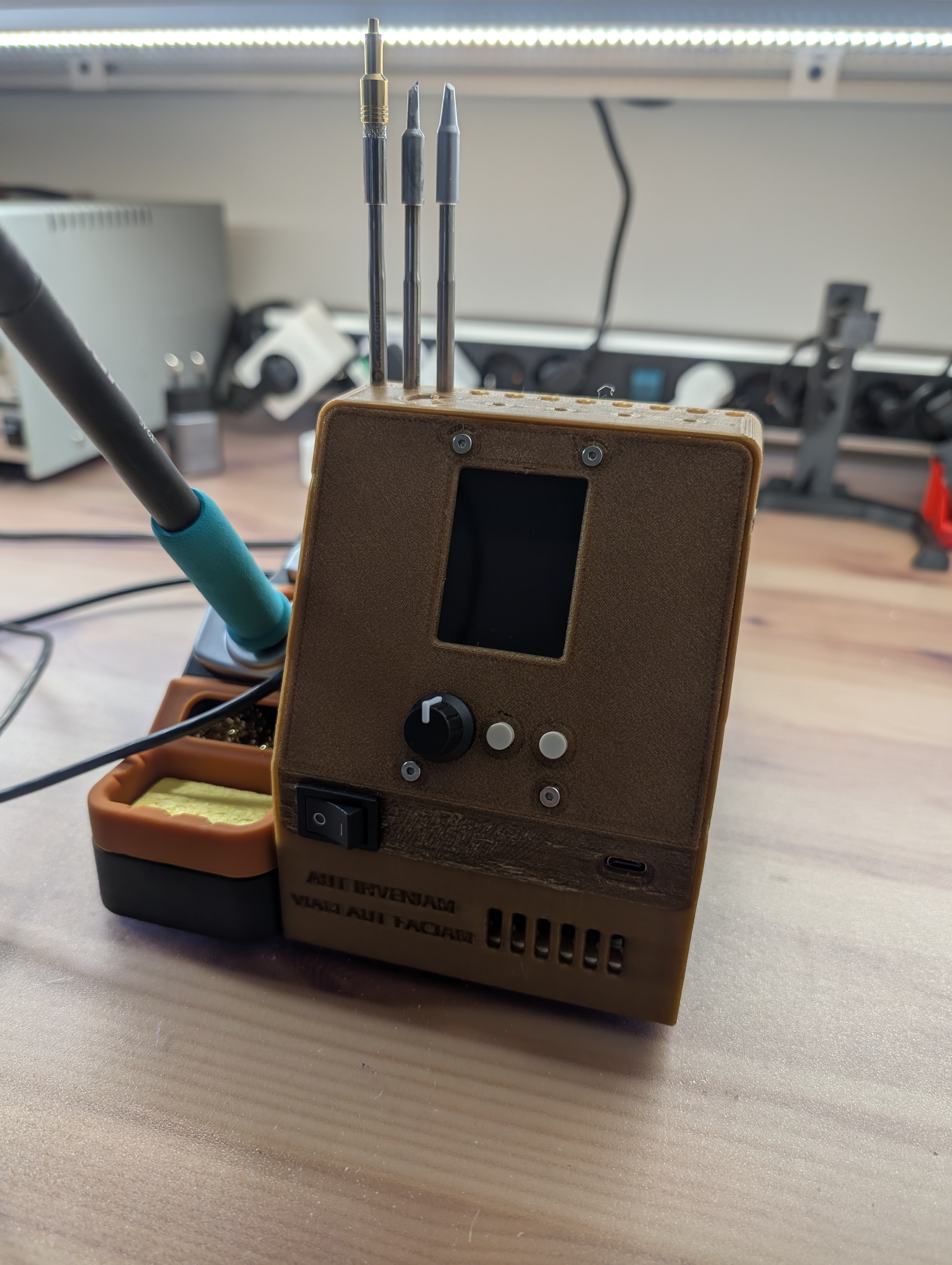 AxxSolder SDC02 Stand with integrated PSU