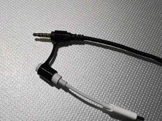 USB-C to headphone dongle holder