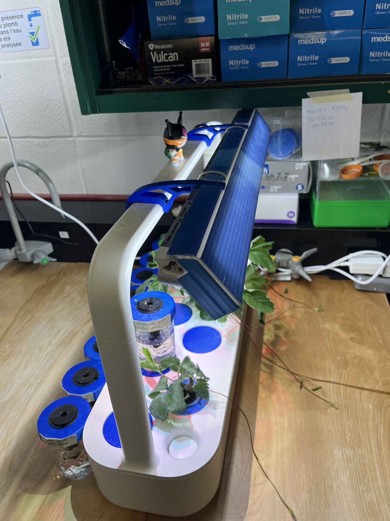 T8 LED holder for Click and Grow