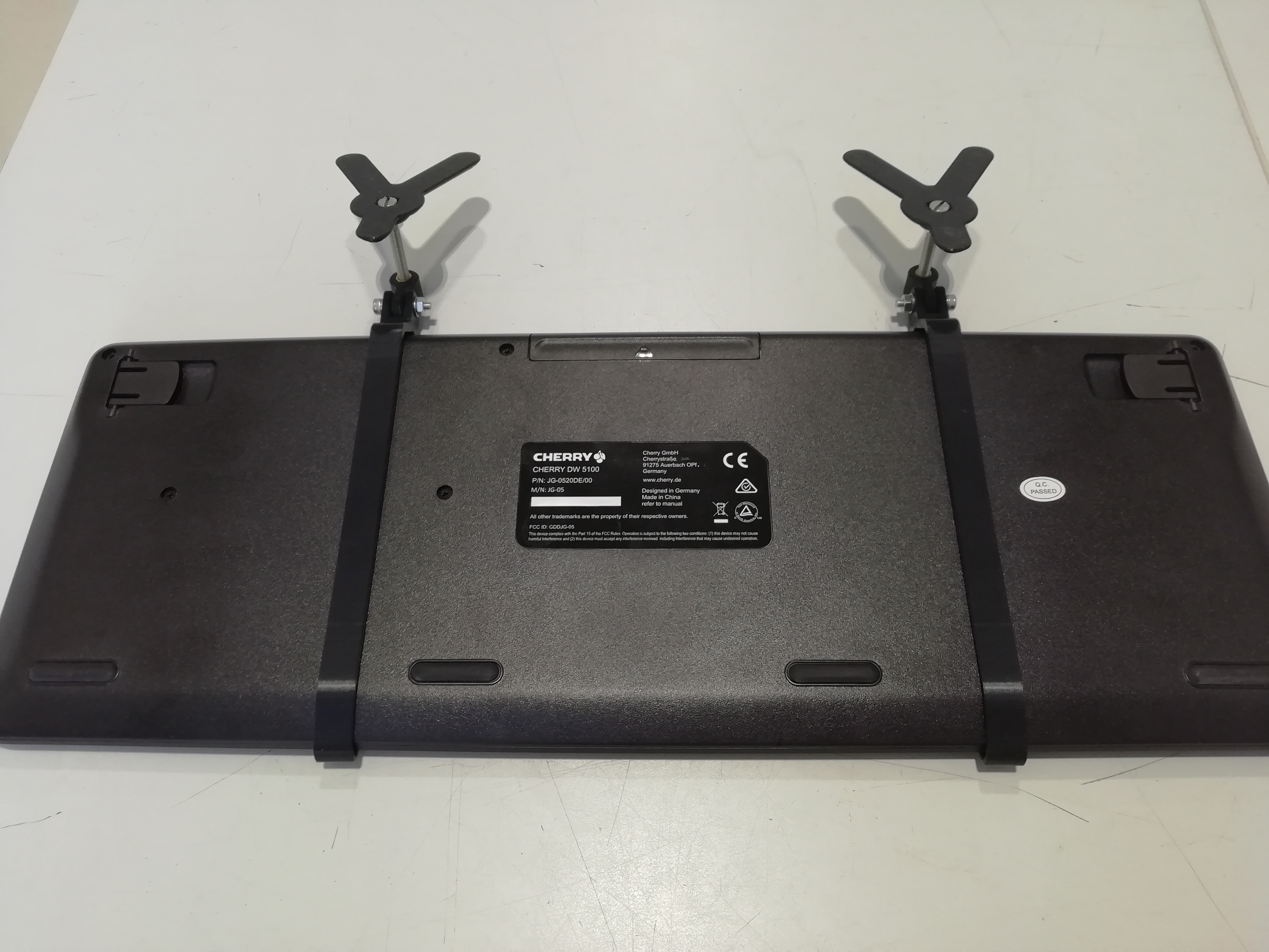 Miniatura 5 do modelo 3D Keyboard Riser - Cherry DW5100