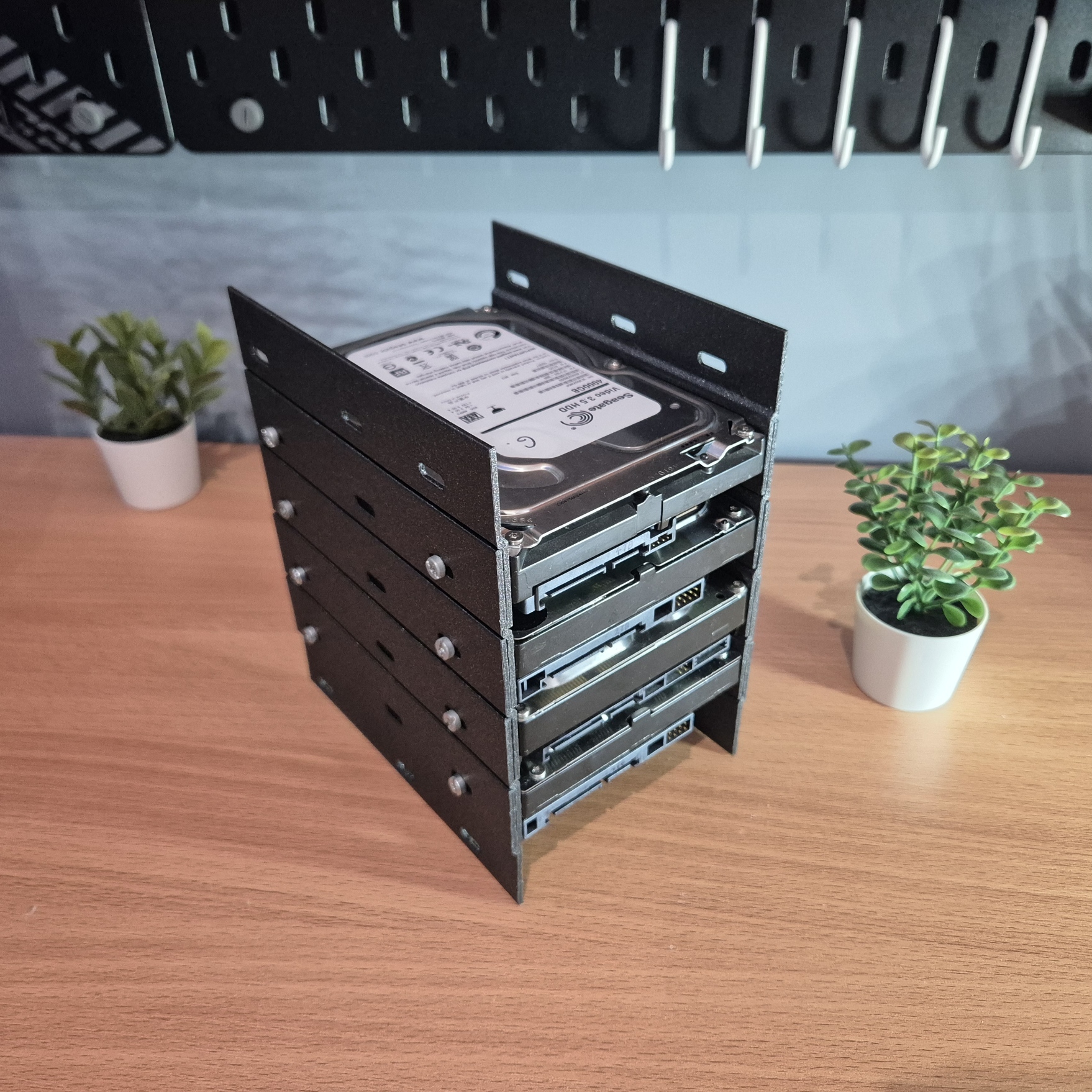 Miniatura 2 do modelo 3D HDD 3,5" Stackable Holder