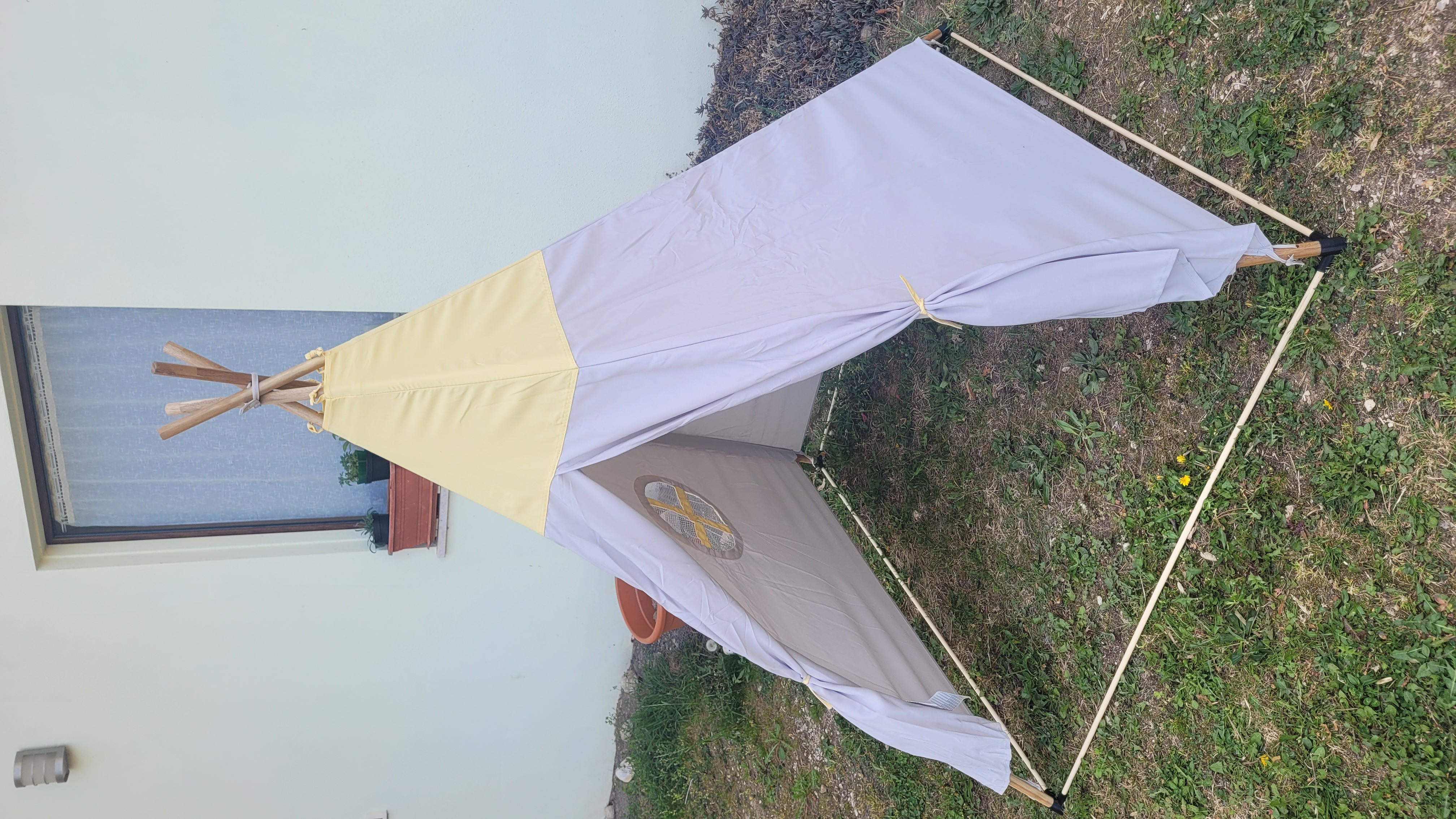 IKEA HÖVLIG tepee tent foot supports with horizontal rods holders 3D model