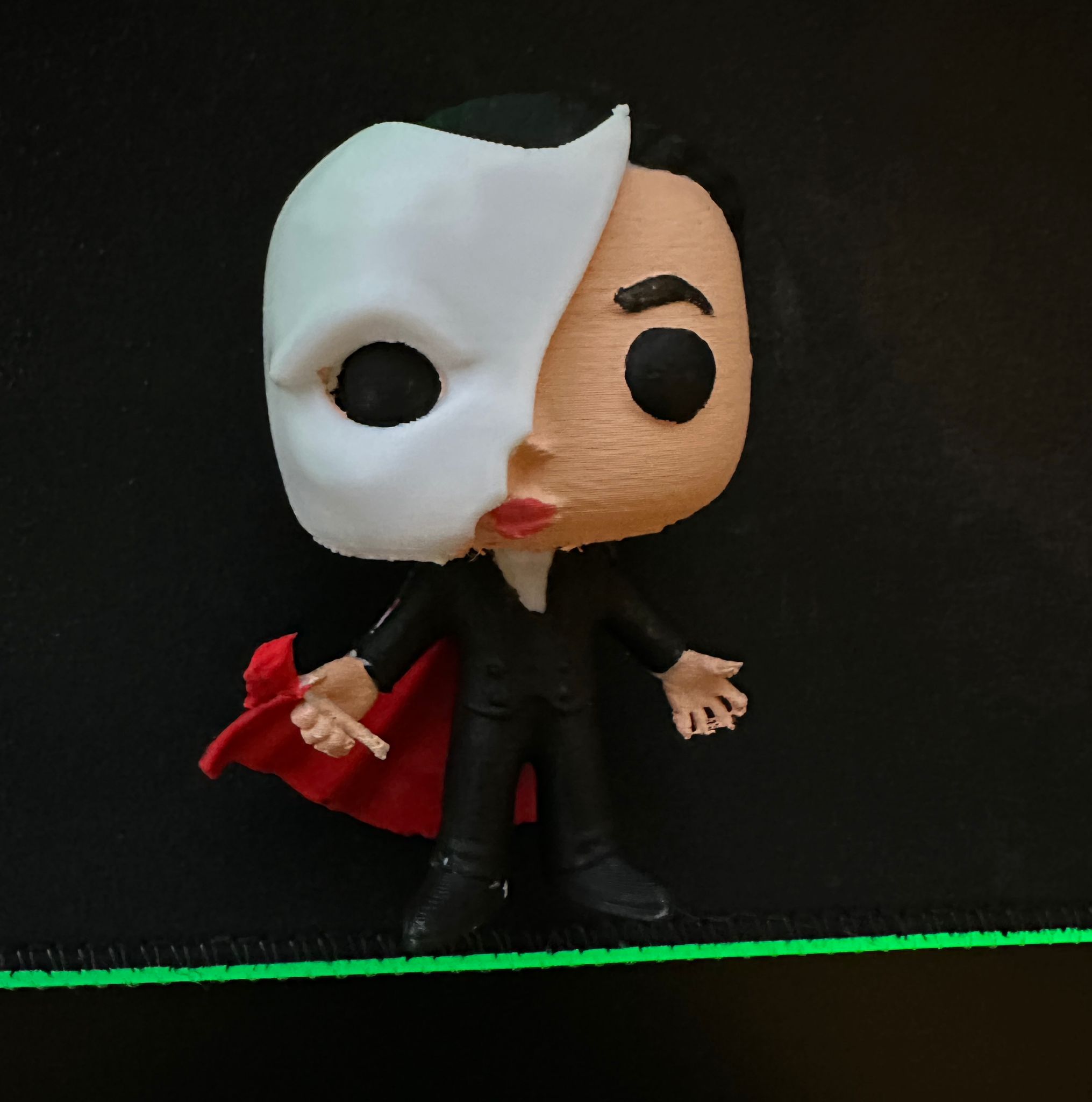 The Phantom of the Opera Figure - Erik with Mask (High Detail)