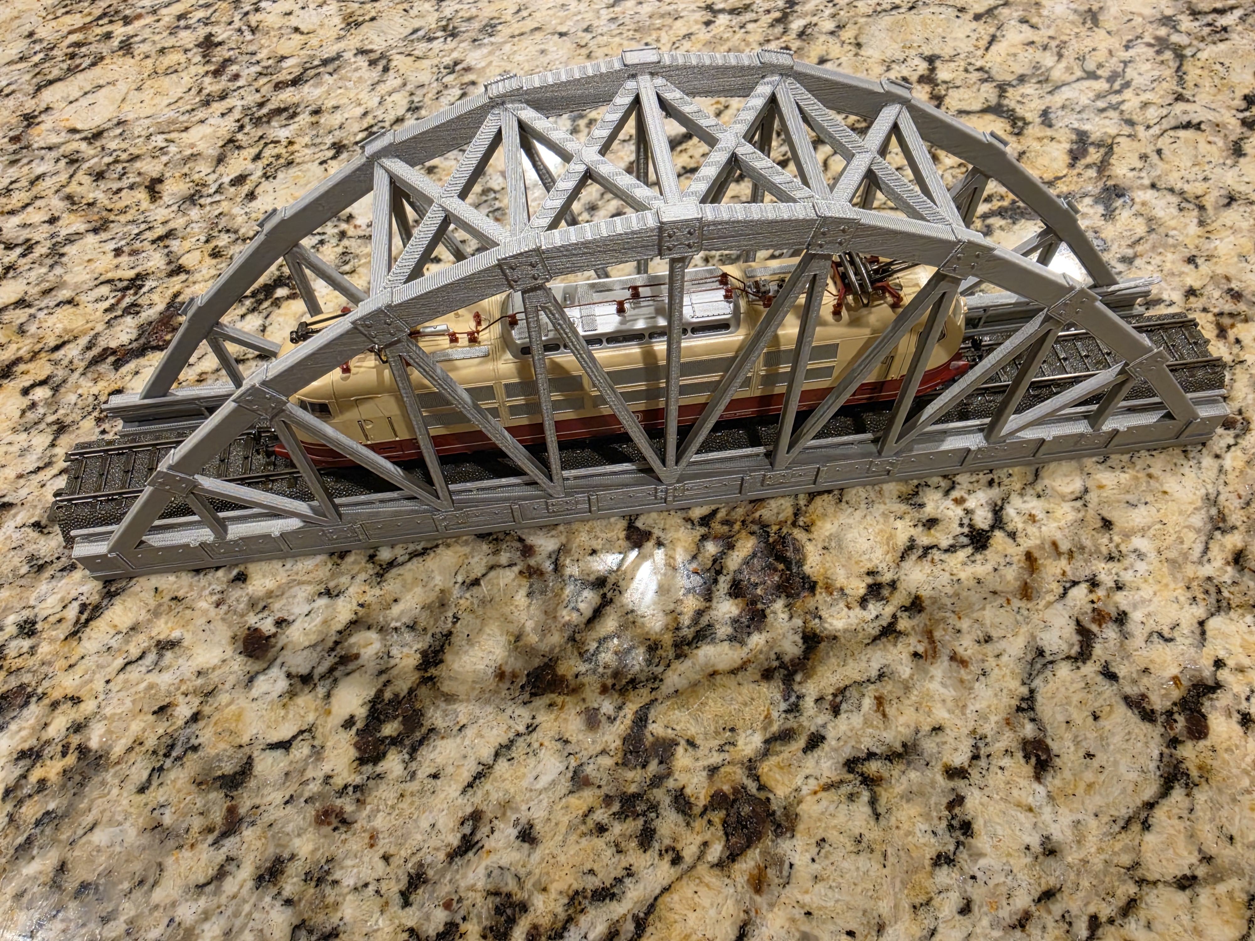 Bowstring tied-arch train bridge for Märklin C-track H0 model railway