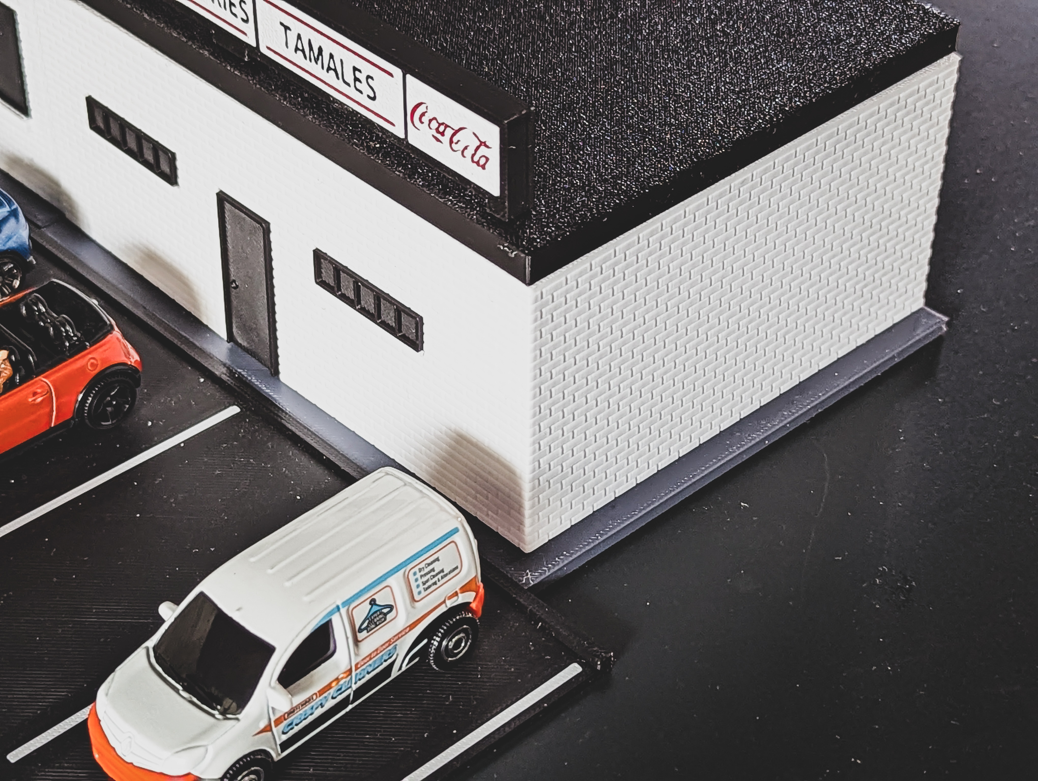 Gene & Jude's Hot Dog Stand - 1/64 Scale Diorama — thumbnail 9