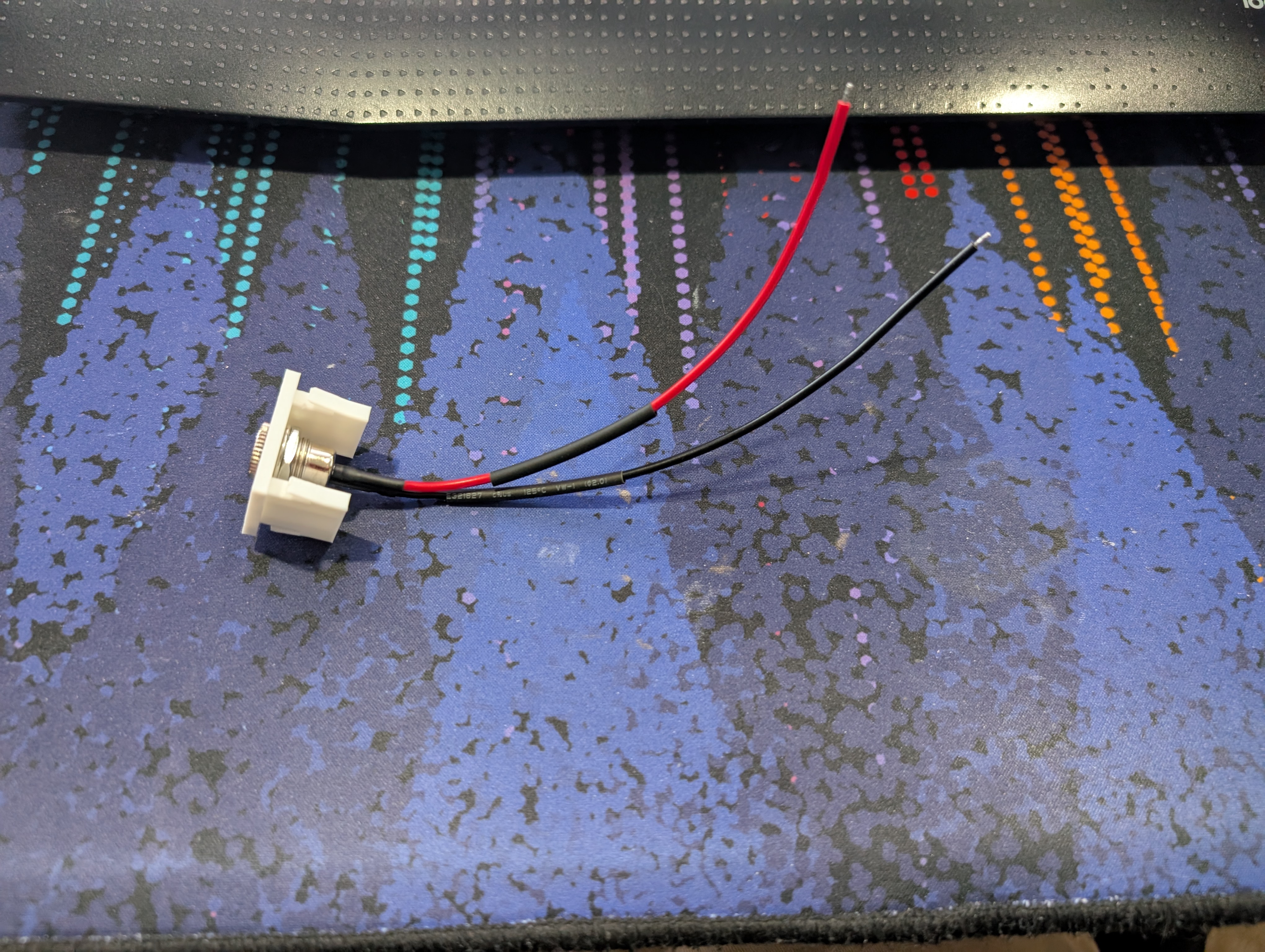 USW-Lite-16-POE DC Port Cover/Adapter
