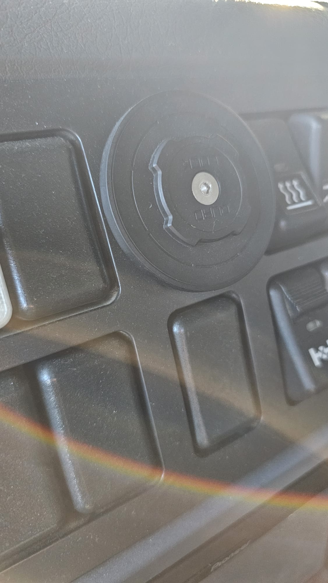 Volvo FH13 Quad Lock Support Button