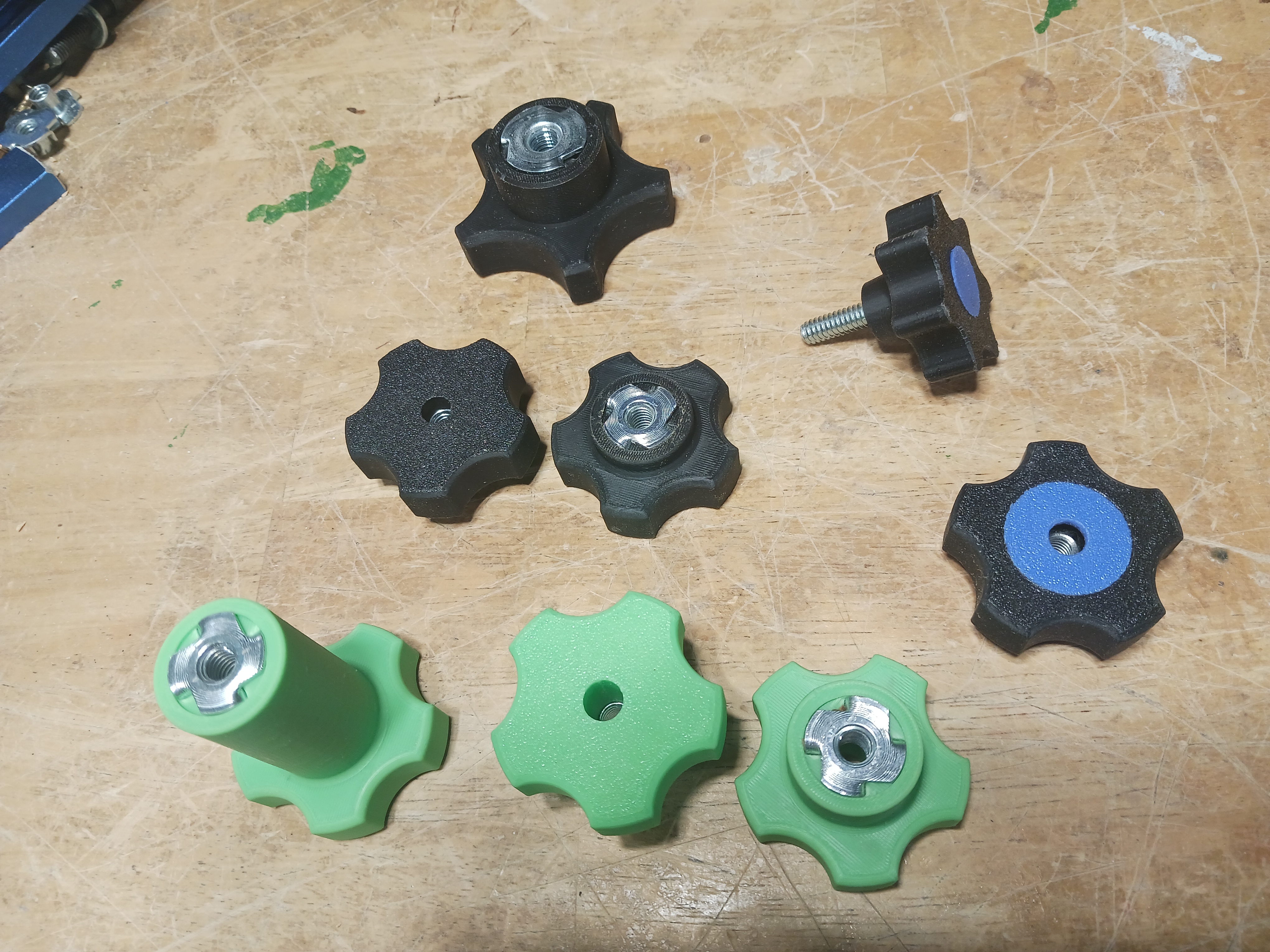 Knobs for woodworking jigs and fixtures