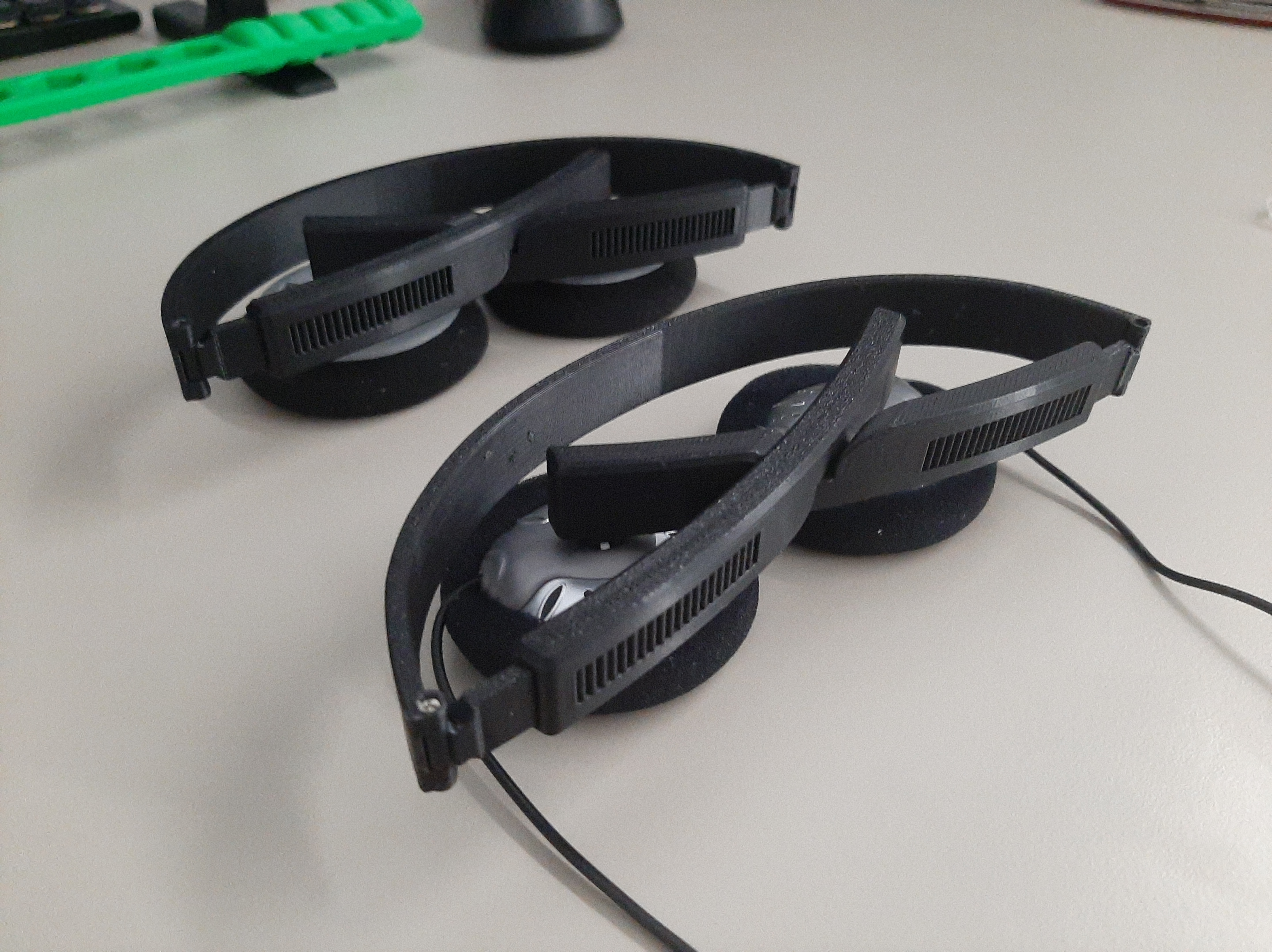 Koss KSC75 Foldable Headband & Travel Case — thumbnail 12
