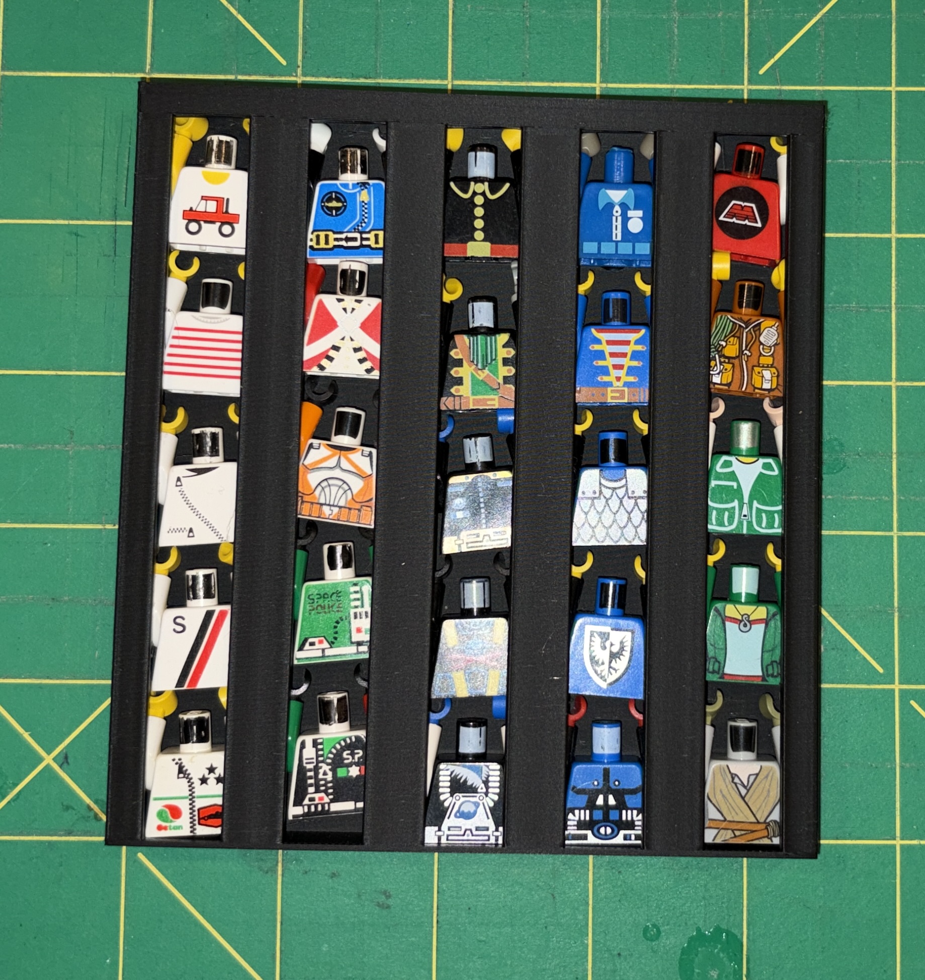 Lego Minifigure Compatible Torso Holder