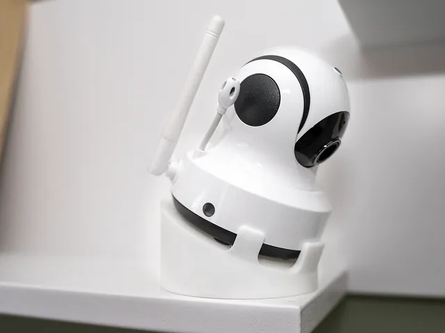 Baby Monitor Stand - Luvion Essential