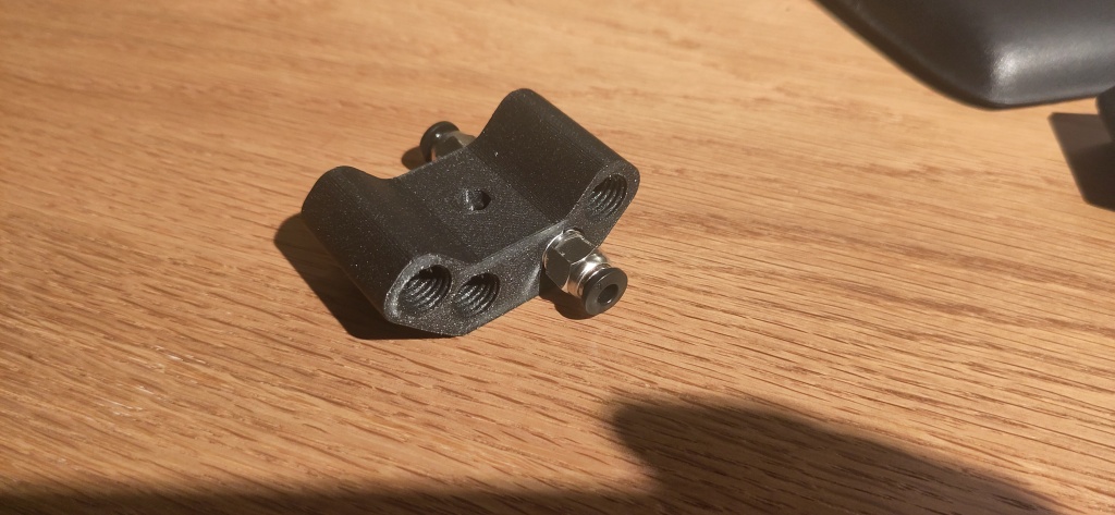 Miniatura 2 do modelo 3D PTFE Quad Block Connector