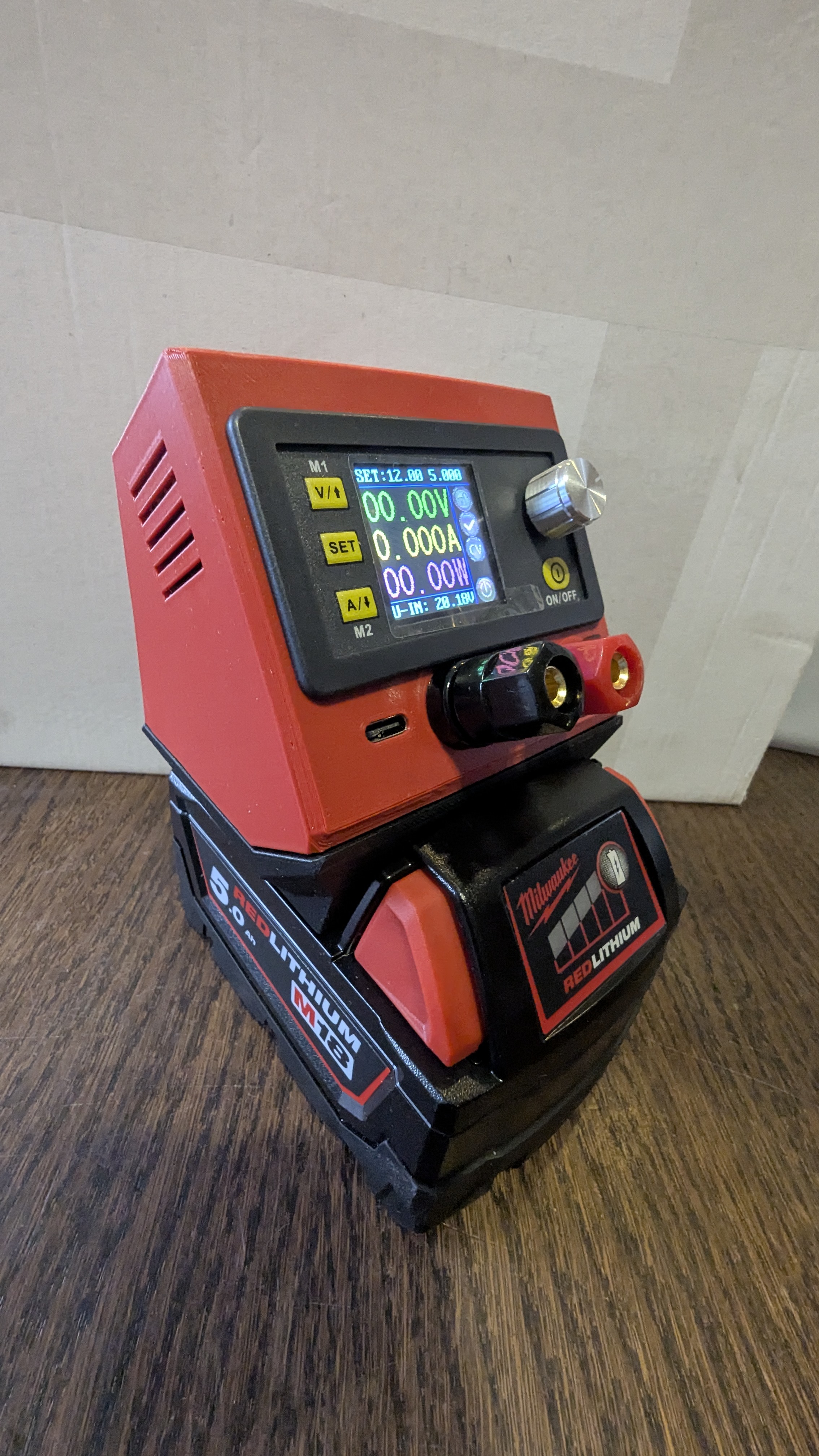 Milwaukee Power Supply DPS3005
