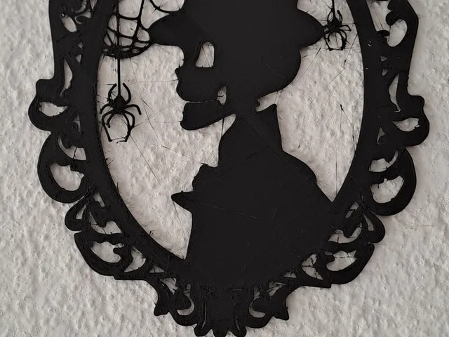 Halloween horror knocker