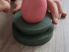 Egg Painting Helper - Clean & Easy ( 2 Versions) / Eiermalhilfe einfach & sauber