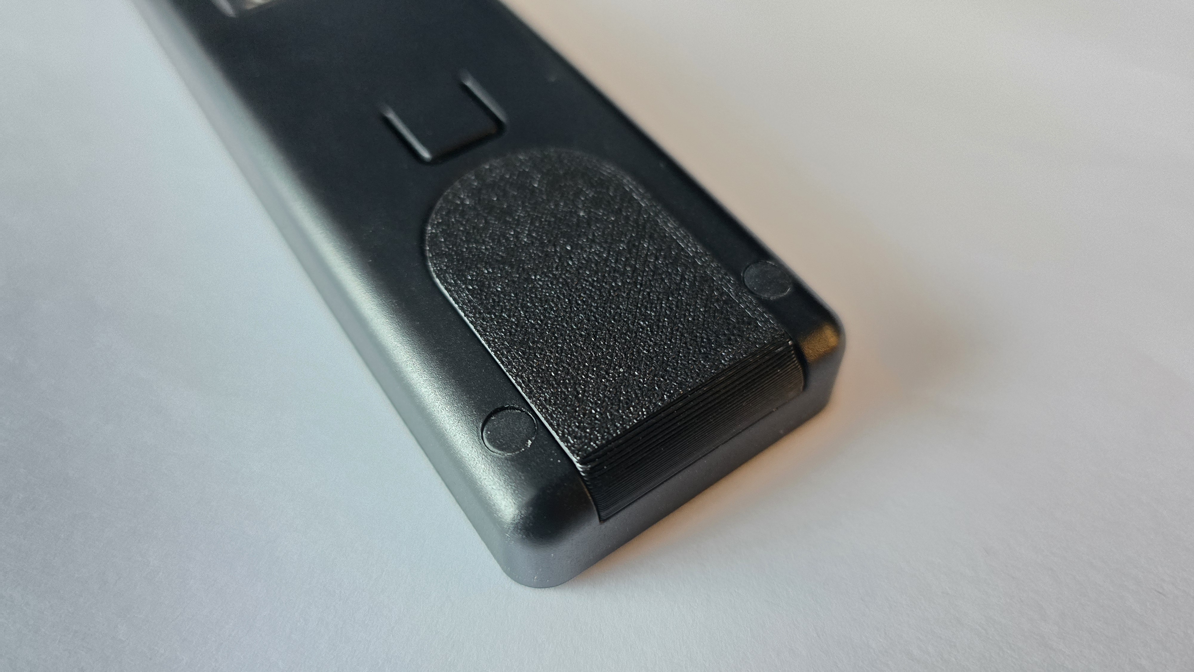 Nubert nuConnect ampX - Remote battery cover