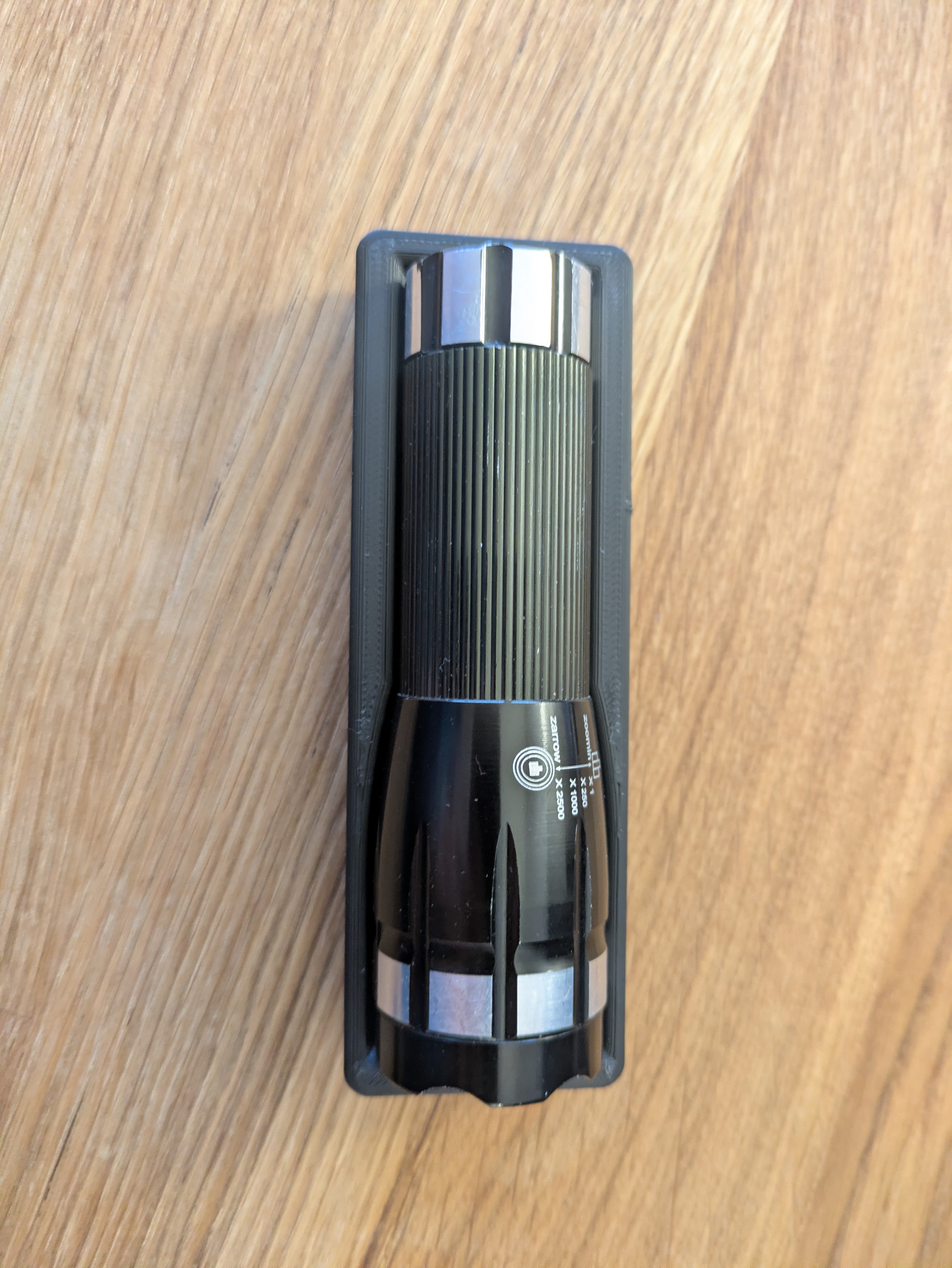 Gridfinity Flashlight Tray (3x1)
