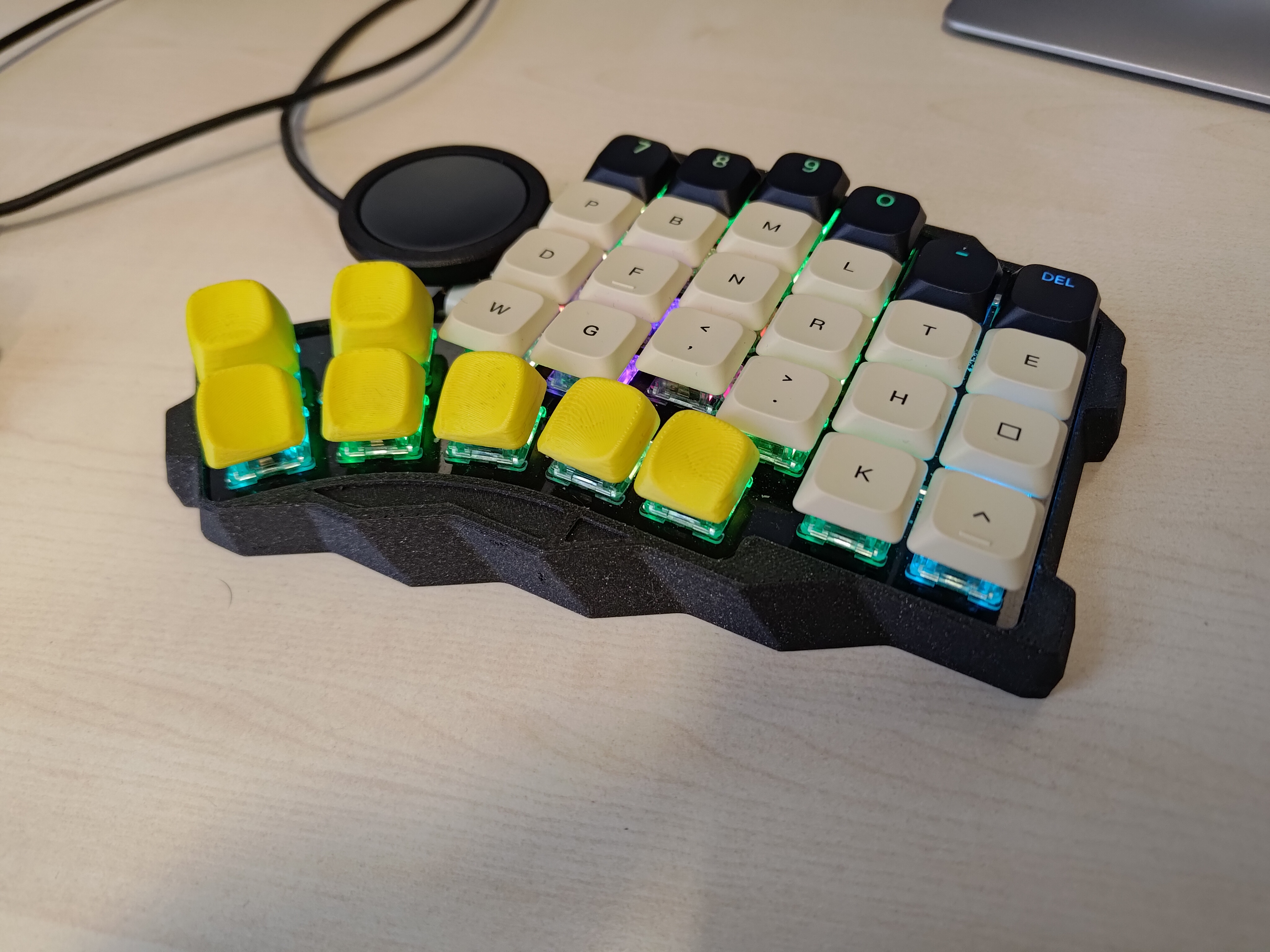 Halcyon Elora split keyboard case