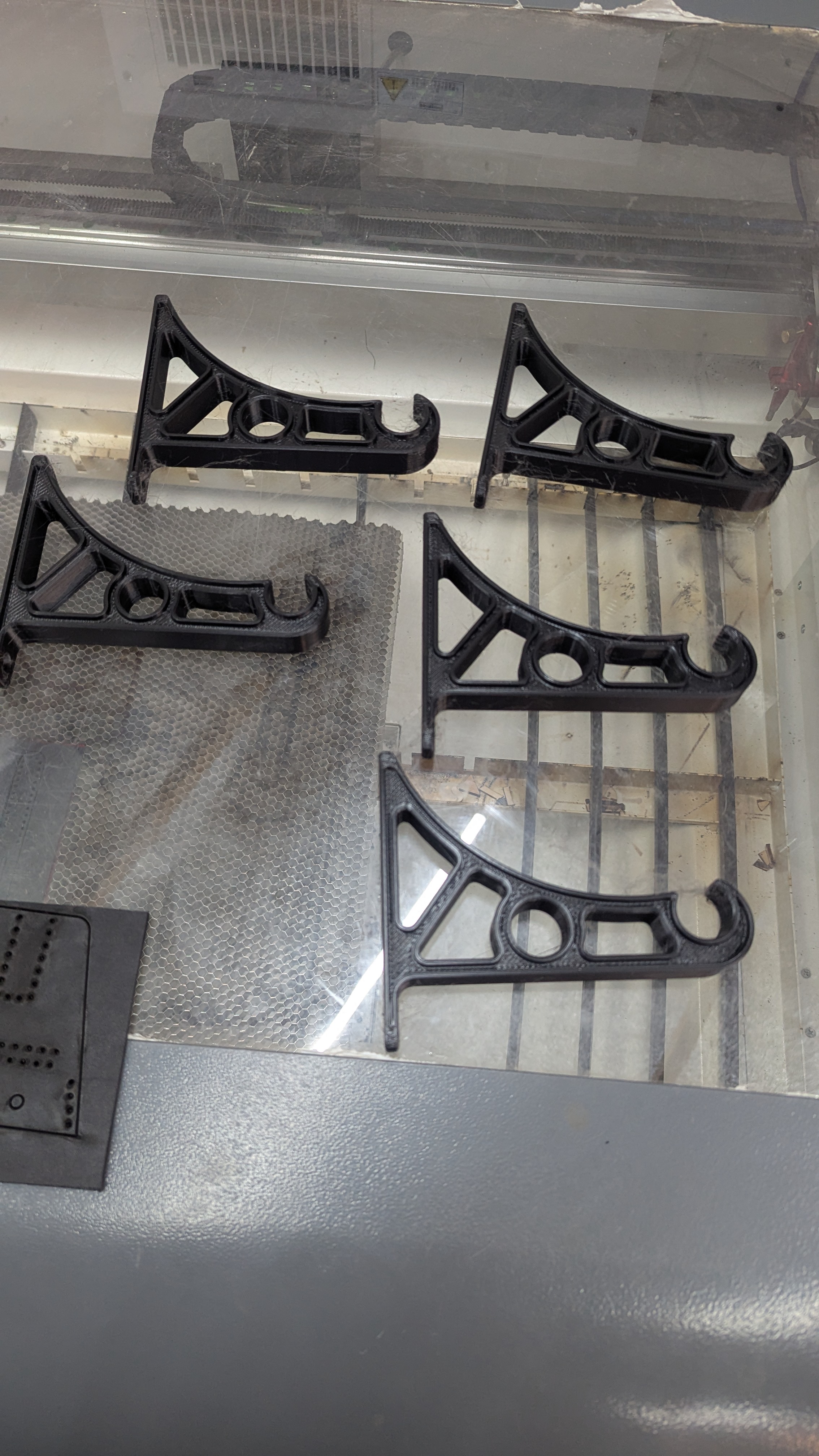 Miniatura 5 do modelo 3D Filament Spool Shelf Bracket