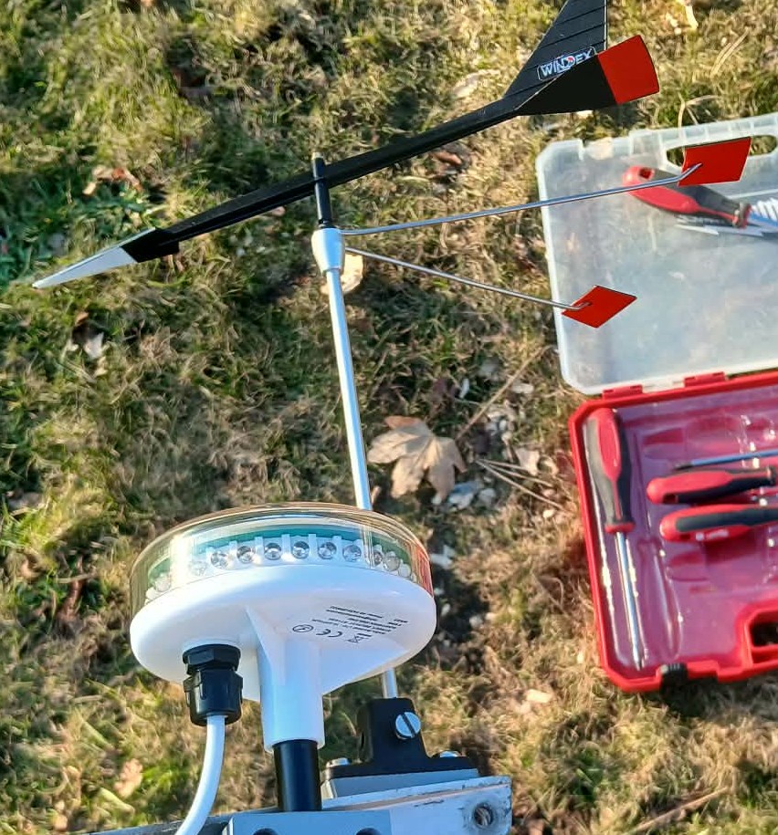 Windex 10 mounting base