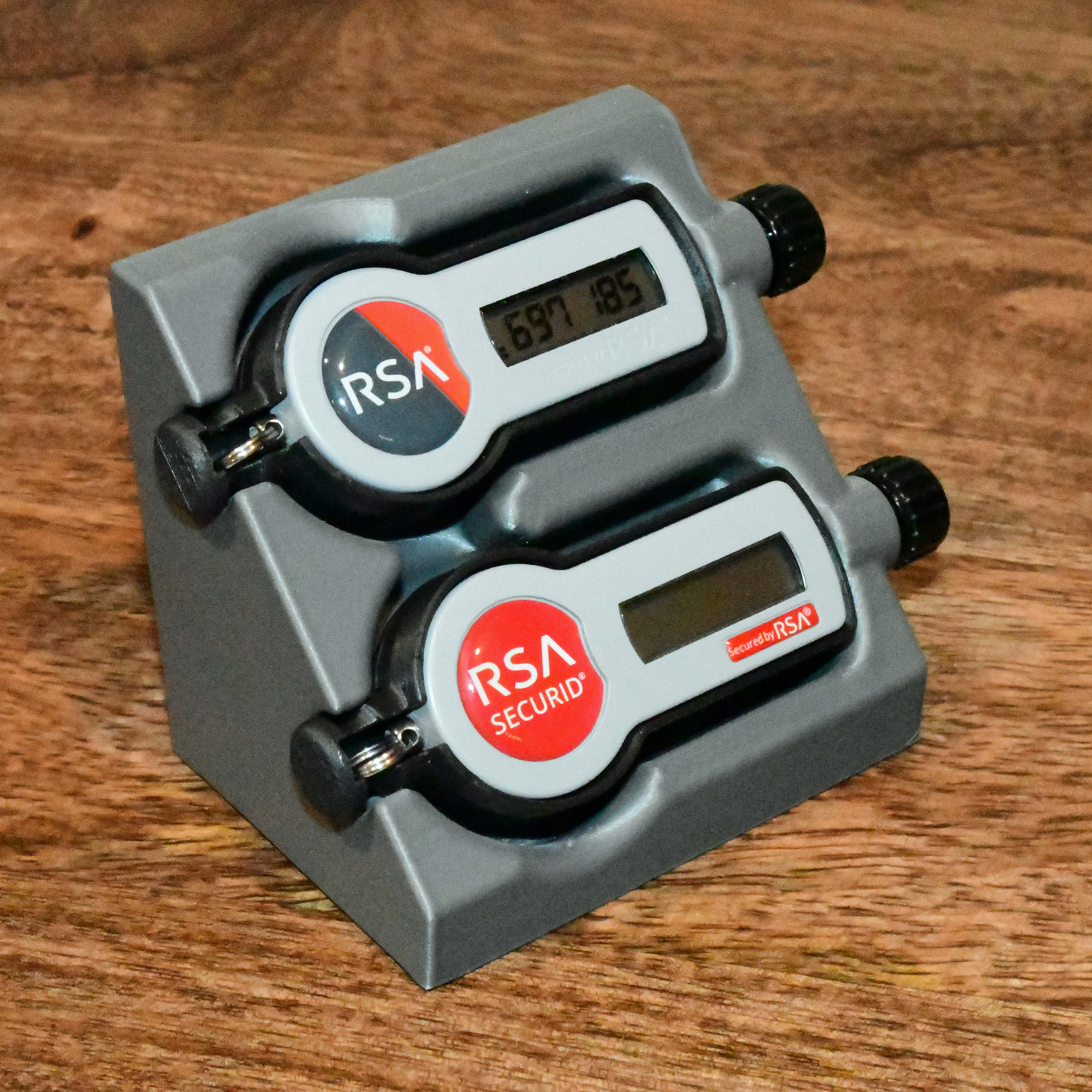 RSA Desktop Dual Token Stand
