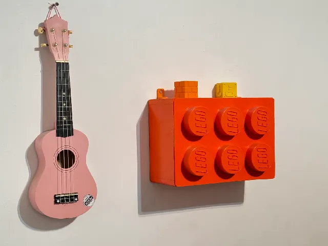 Lego logo pin (DIY Lego brick shelf)