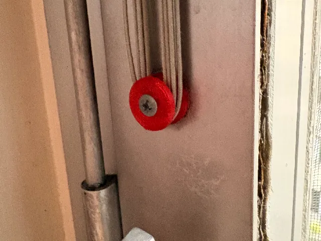 Schnurklemmknopf - shutter cord mounting thing